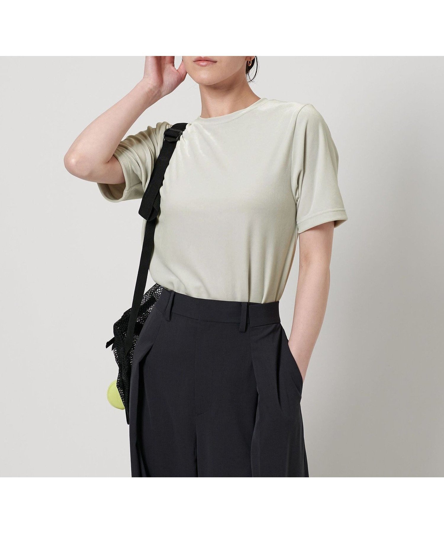 【ビューティ&ユース ユナイテッドアローズ/BEAUTY&YOUTH / UNITED ARROWS】のベロア コンパクト ショートスリーブTシャツ インテリア・キッズ・メンズ・レディースファッション・服の通販 founy(ファニー) 　ファッション　Fashion　レディースファッション　Fashion for Women　トップス・カットソー　Cut & Sew Tops　シャツ・ブラウス・オフィスカジュアル　Elegant Blouses & Button-Ups　ロングTシャツ・Tシャツ　Longline T-Shirts & Tees　ベロアトップス　Velour Tops / Velvet-Look Items　おすすめ　Recommended / Our Picks　インナー　Innerwear　コンパクト　Compact, Small Size　ショート　Short, Short Length　ジャケット　Jacket, Outerwear　スリーブ　Sleeve, Long Sleeve / Short Sleeve　トレンド　Trend, Trending Now　ベロア　Velour, Soft Velvet　ボトム　Bottoms, Lower Wear　ルーズ　Loose, Oversized　エレガント 上品　Elegant　今季　This Season, Current Season　定番　Standard, Basic Item　LT.GRAY|ID: prp329100004672515 ipo3291000000033774016