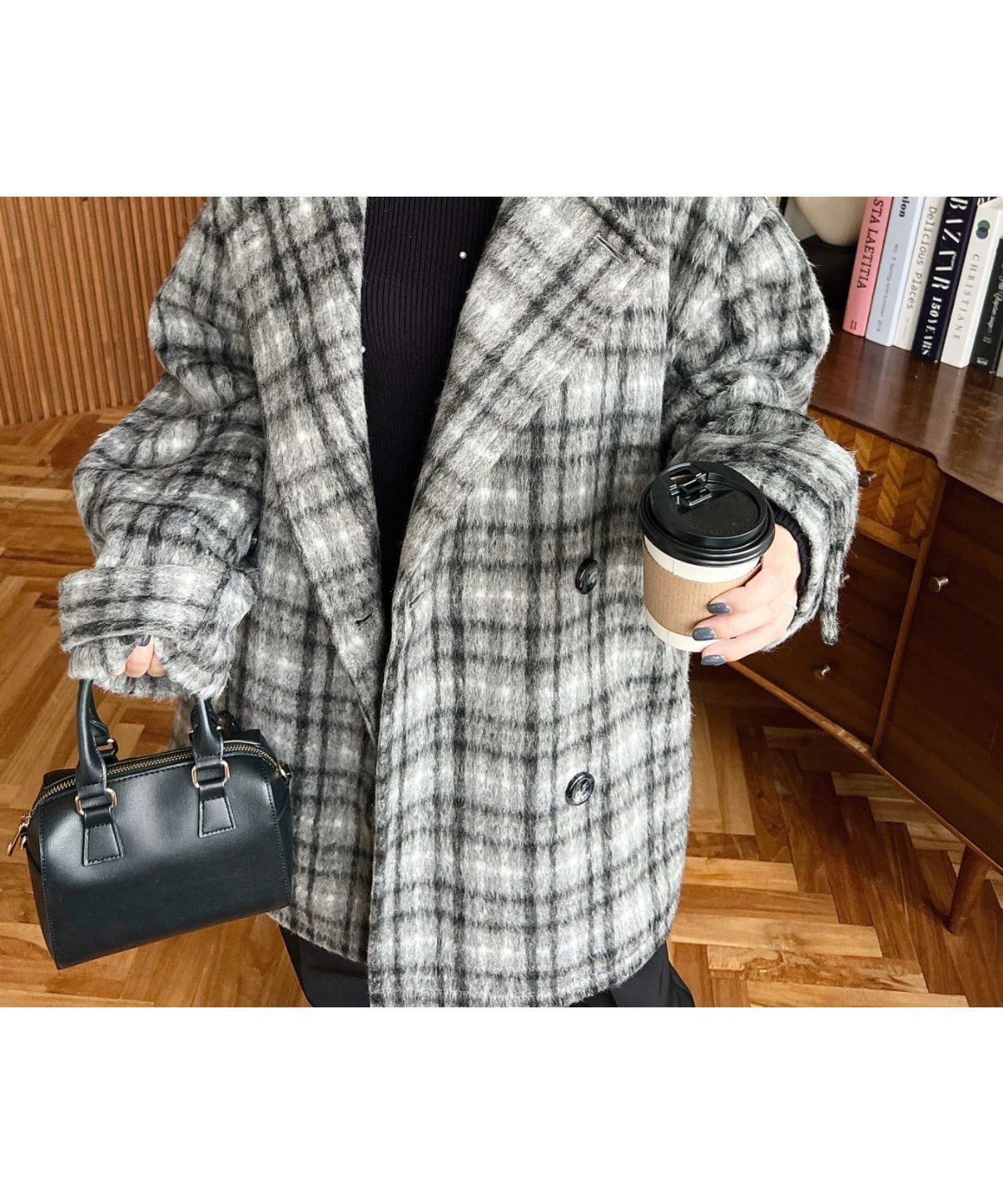 【モーメントプラス/moment+ / MEN】のフェイクウールシャギーチェック 無地オーバーサイズミドル丈Pコートジャケット インテリア・キッズ・メンズ・レディースファッション・服の通販 founy(ファニー) 　ファッション　Fashion　メンズファッション　Fashion for Men　ガーリー　Girly, Feminine Style　ショート　Short, Short Length　シンプル　Simple, Minimal　ジャケット　Jacket, Outerwear　スタンド　Stand Collar, Upright Stand　チェック　Check, Plaid, Tartan　ティアードスカート　Tiered Skirt, Flounced Skirt　デニム　Denim, Jeans Material　トレンド　Trend, Trending Now　定番　Standard, Basic Item　なめらか　Smooth, Silky Texture　パターン　Pattern, Design Print　フェルト　Felt, Felt Fabric　ボトム　Bottoms, Lower Wear　ポケット　Pocket, Pocket Detail　ミドル　Middle Length, Mid Height　メルトン　Melton, Heavy Wool　モノトーン　Monotone, Black and White　無地　Plain, Solid Color　リラックス　Relax, Relaxed Fit　ルーズ　Loose, Oversized　A/W・秋冬　Autumn/Winter　エレガント 上品　Elegant　グレー|ID: prp329100004672604 ipo3291000000033774325