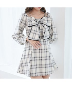 【マジェスティック レゴン/MAJESTIC LEGON】のチェーン付ビッグリボンミニワンピ 人気、トレンドファッション・服の通販 founy(ファニー) ファッション Fashion レディースファッション Fashion for Women ワンピース Dresses カフス Cuff Design シャーリング Shirring, Ruched チェーン Chain, Chain Strap フィット Fit, Slim Fit フレア Flare, Flared リボン Ribbon, Bow エレガント 上品 Elegant 楽ちん Easy Fit, Comfortable |ID:prp329100004672607