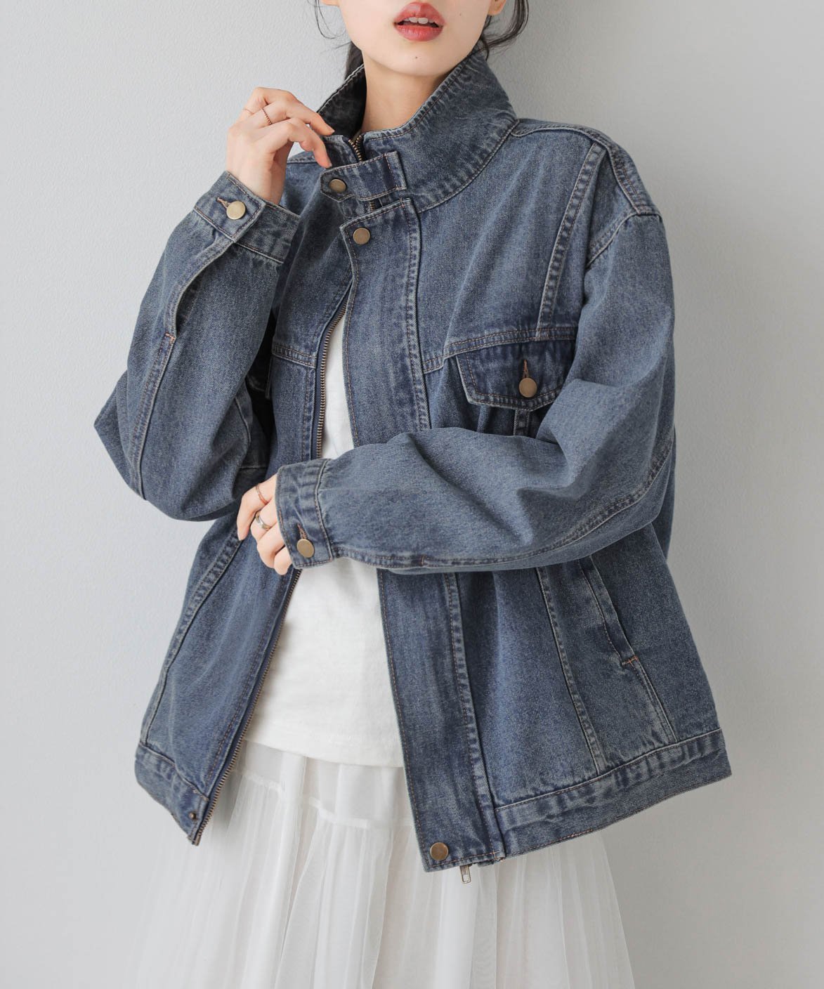 【ラジュール/Lajour】のビンテージ風デニムジャケット インテリア・キッズ・メンズ・レディースファッション・服の通販 founy(ファニー) 　ファッション　Fashion　レディースファッション　Fashion for Women　アウター　Coat / Outerwear Collection　レディースジャケット・軽アウター　Jackets　デニムジャケット / カジュアルアウター　Denim Jackets　インナー　Innerwear　ウォッシュ　Washed Finish　ショルダー　Shoulder, Shoulder Strap　ジャケット　Jacket, Outerwear　スタンド　Stand Collar, Upright Stand　デニム　Denim, Jeans Material　ドロップ　Drop Shoulder, Dropped Style　ビンテージ　Vintage, Retro Style　ルーズ　Loose, Oversized　ロング　Long, Long-Length　ヴィンテージ　Vintage Style　定番　Standard, Basic Item　春　Spring　秋　Autumn　インディゴ|ID: prp329100004672851 ipo3291000000033861111