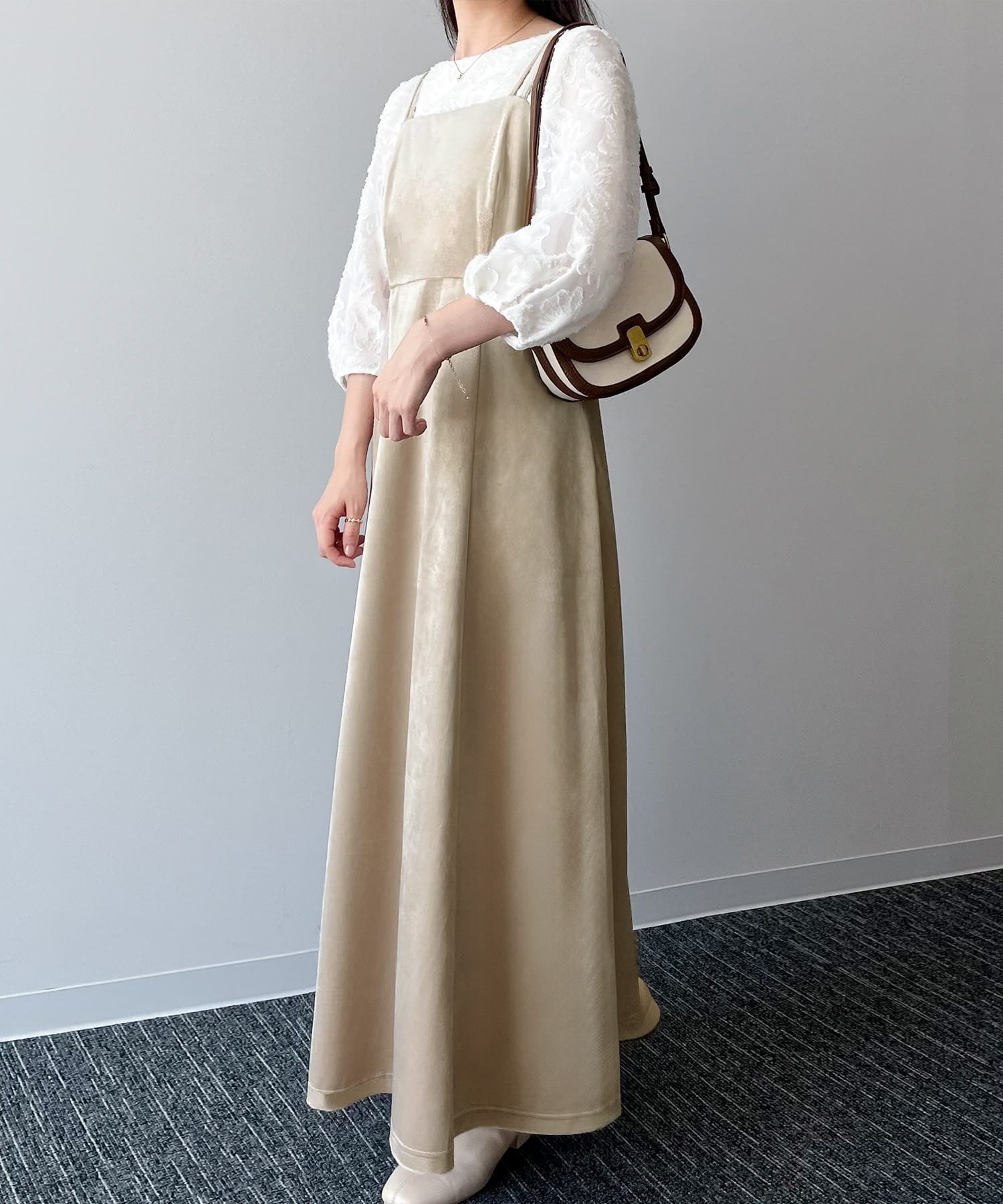 【ジュノア/JUNOAH】のべロアフレアキャミワンピース インテリア・キッズ・メンズ・レディースファッション・服の通販 founy(ファニー) 　ファッション　Fashion　レディースファッション　Fashion for Women　ワンピース　Dresses　キャミソールワンピース　Camisole Dresses　アイボリー|ID: prp329100004672901 ipo3291000000033775529