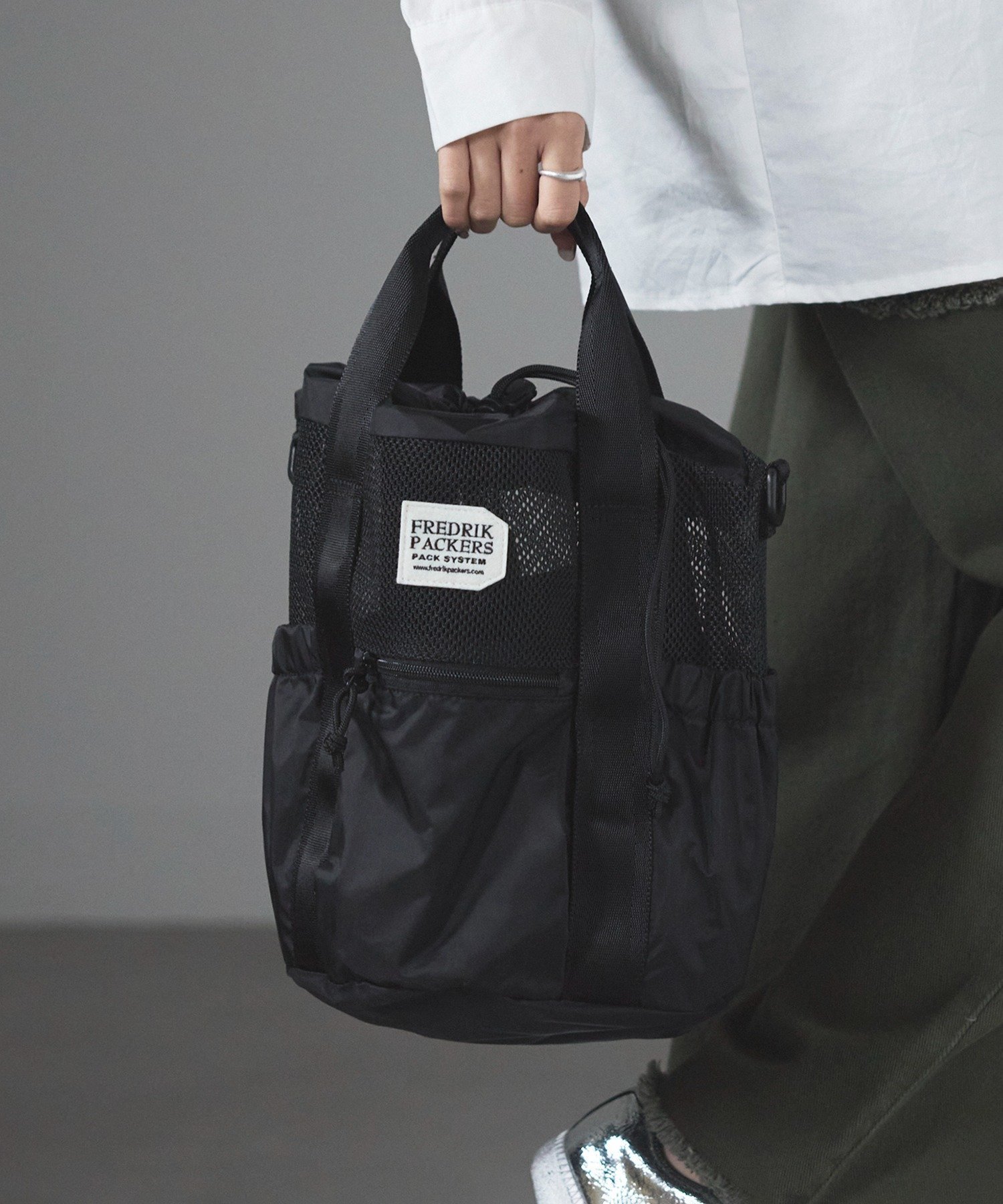 【セットアップセブン/SETUP7】のFREDRIK PACKERS/COLUMN TOTE トートバッグ フレドリックパッカーズ インテリア・キッズ・メンズ・レディースファッション・服の通販 founy(ファニー) 　ファッション　Fashion　レディースファッション　Fashion for Women　バッグ　Bags　ギャザー　Gathered, Ruffled　巾着　Drawstring Bag, Kinchaku　ショルダー　Shoulder, Shoulder Strap　スウェット / スエット　Sweatshirt, Sweatwear　スリット　Slit, Slit Detail　セットアップ　Set-Up, Coordinated Outfit　トレンド　Trend, Trending Now　フォルム　Silhouette, Form　フロント　Front, Front Design　ボックス　Boxy, Box Shape　ポケット　Pocket, Pocket Detail　マーメイド　Mermaid, Fishtail Silhouette　メッシュ　Mesh, Net Fabric　再入荷　Restock / Back in Stock　BLK|ID: prp329100004672942 ipo3291000000034131322