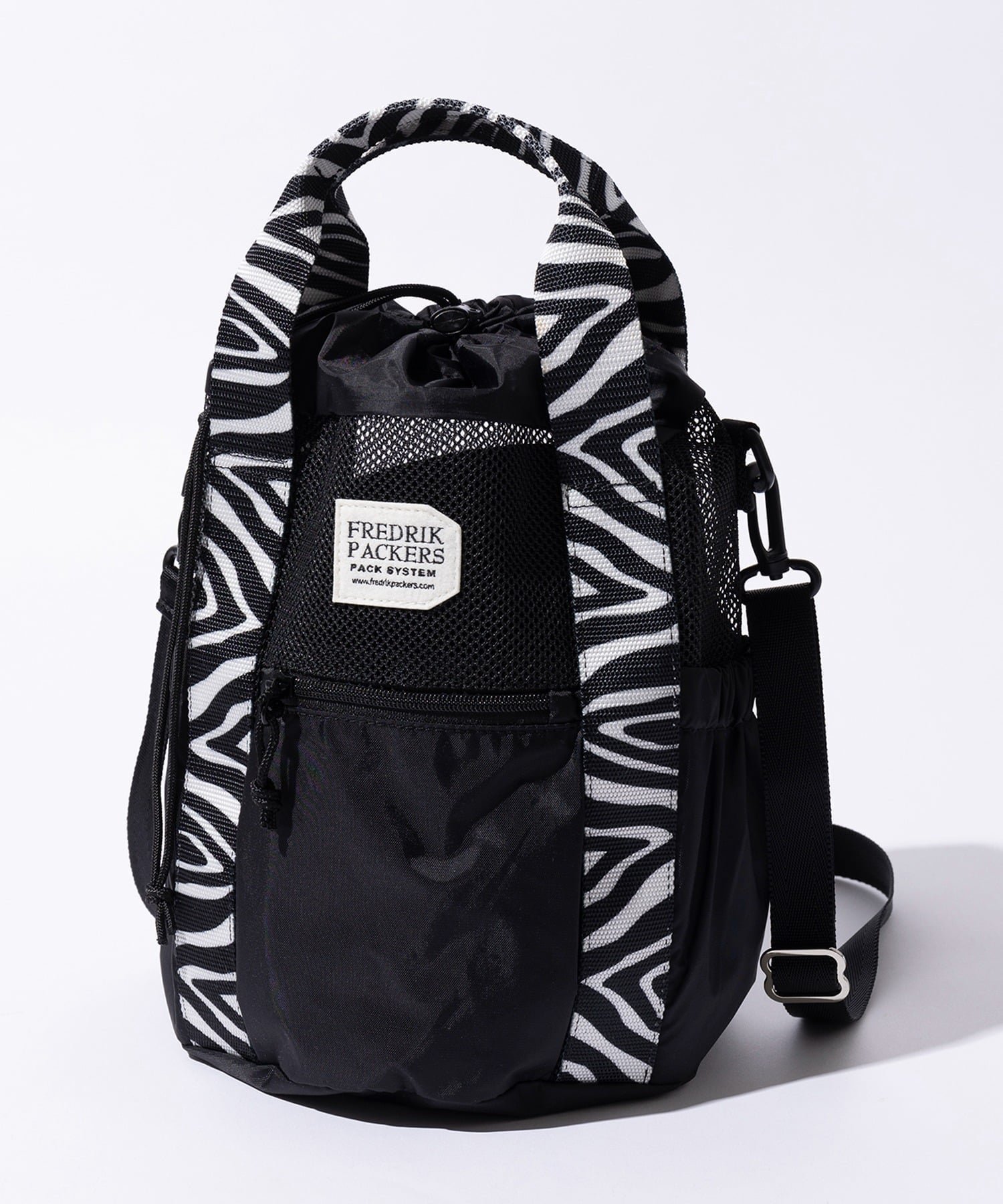 【セットアップセブン/SETUP7】のFREDRIK PACKERS/COLUMN TOTE トートバッグ フレドリックパッカーズ インテリア・キッズ・メンズ・レディースファッション・服の通販 founy(ファニー) 　ファッション　Fashion　レディースファッション　Fashion for Women　バッグ　Bags　ギャザー　Gathered, Ruffled　巾着　Drawstring Bag, Kinchaku　ショルダー　Shoulder, Shoulder Strap　スウェット / スエット　Sweatshirt, Sweatwear　スリット　Slit, Slit Detail　セットアップ　Set-Up, Coordinated Outfit　トレンド　Trend, Trending Now　フォルム　Silhouette, Form　フロント　Front, Front Design　ボックス　Boxy, Box Shape　ポケット　Pocket, Pocket Detail　マーメイド　Mermaid, Fishtail Silhouette　メッシュ　Mesh, Net Fabric　再入荷　Restock / Back in Stock　BLK2|ID: prp329100004672942 ipo3291000000034131323