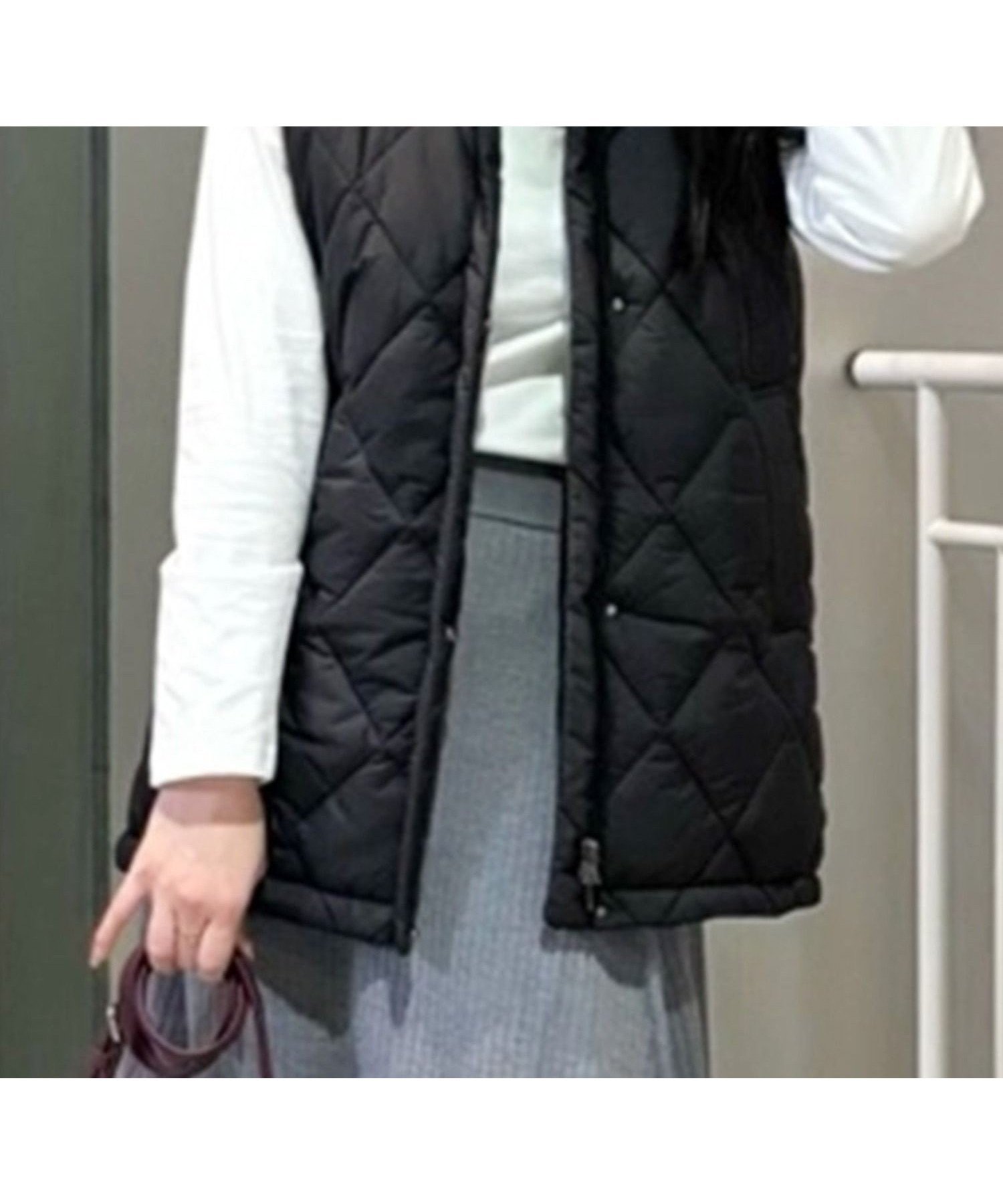 【ラコステ/LACOSTE】の撥水 ボリュームスタンドネック キルティングベスト / 2WAY フード取り外し可 インテリア・キッズ・メンズ・レディースファッション・服の通販 founy(ファニー) 　ファッション　Fashion　レディースファッション　Fashion for Women　アウター　Coat / Outerwear Collection　トップス・カットソー　Cut & Sew Tops　ベスト&ジレ / 重ね着スタイル　Vests & Gilets　おすすめ　Recommended / Our Picks　キルティング　Quilted, Quilting　スタンド　Stand Collar, Upright Stand　タフタ　Taffeta, Structured Fabric　デニム　Denim, Jeans Material　ベスト　Vest, Waistcoat　ブラック|ID: prp329100004673254 ipo3291000000033776867