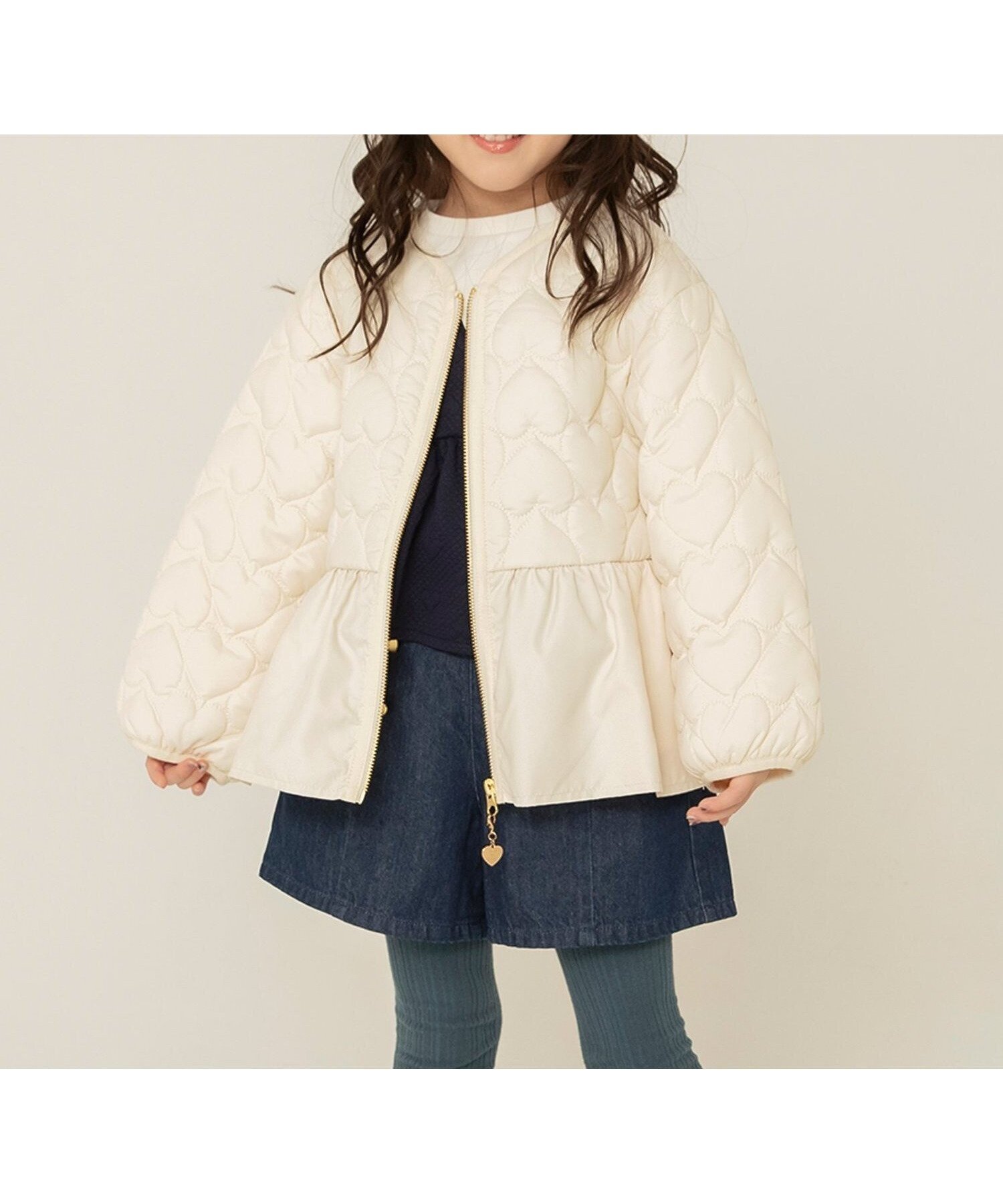 【エフオー オンラインストア/F.O.Online Store / KIDS】のペプラムハートキルトアウター インテリア・キッズ・メンズ・レディースファッション・服の通販 founy(ファニー) 　ファッション　Fashion　キッズファッション　Fashion for Kids　アウター　Coat Outerwear /Kids　ガーリー　Girly, Feminine Style　キルティング　Quilted, Quilting　シンプル　Simple, Minimal　タートルネック　Turtleneck, High Neck　マフラー　Scarf, Muffler　冬　Winter / This Winter　A/W・秋冬　Autumn/Winter　アイボリー|ID: prp329100004673338 ipo3291000000034087607