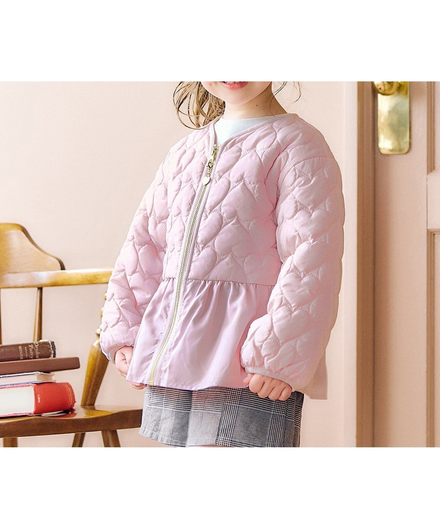【エフオー オンラインストア/F.O.Online Store / KIDS】のペプラムハートキルトアウター インテリア・キッズ・メンズ・レディースファッション・服の通販 founy(ファニー) 　ファッション　Fashion　キッズファッション　Fashion for Kids　アウター　Coat Outerwear /Kids　ガーリー　Girly, Feminine Style　キルティング　Quilted, Quilting　シンプル　Simple, Minimal　タートルネック　Turtleneck, High Neck　マフラー　Scarf, Muffler　冬　Winter / This Winter　A/W・秋冬　Autumn/Winter　ピンク|ID: prp329100004673338 ipo3291000000034087608