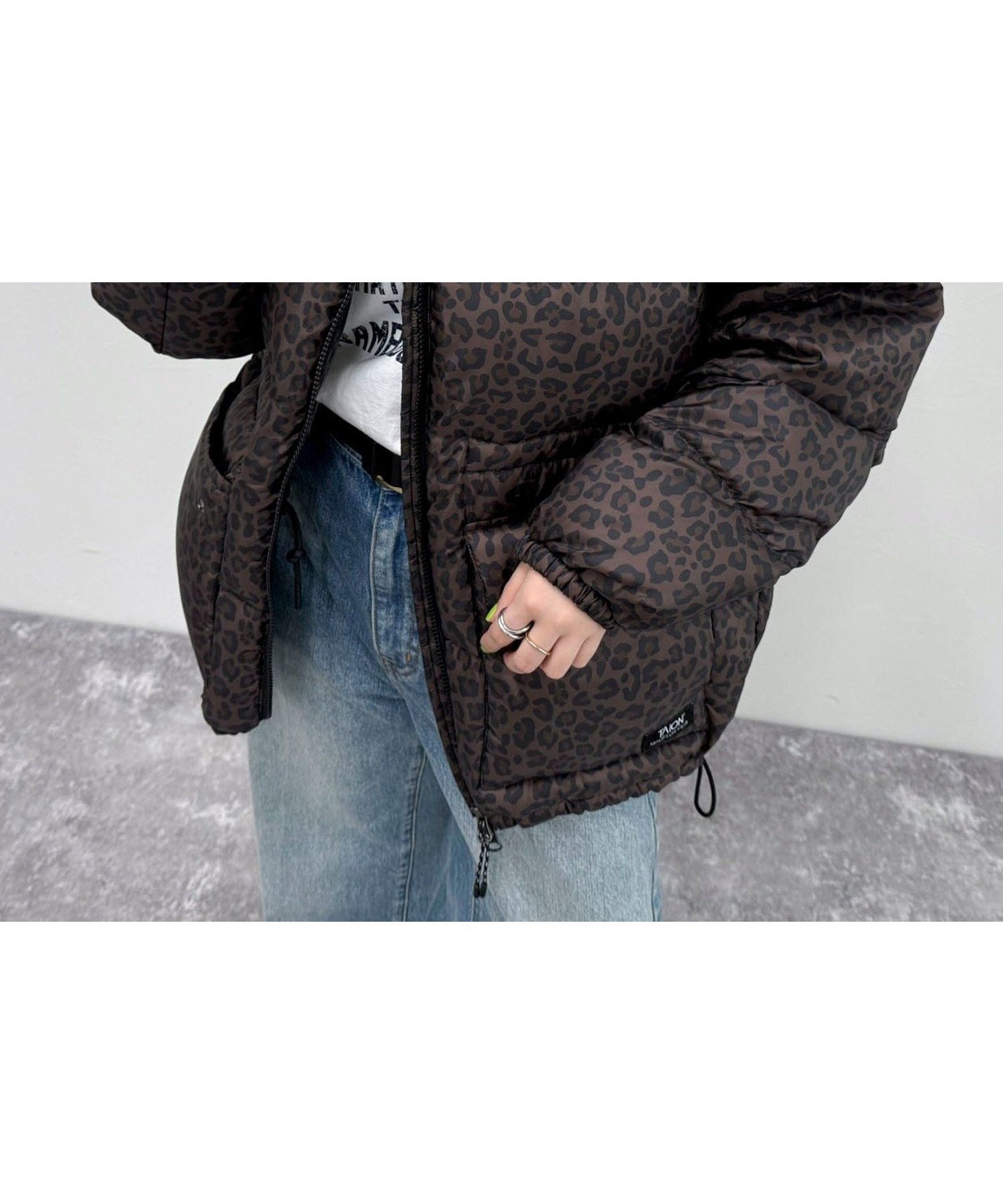 【フレディ&グロスター/FREDY&GLOSTER】の《別注》【TAION/タイオン】MOUNTAIN PACKABLE VOLUME DOWN JK ダウンジャケット インテリア・キッズ・メンズ・レディースファッション・服の通販 founy(ファニー) 　ファッション　Fashion　レディースファッション　Fashion for Women　アウター　Coat / Outerwear Collection　レディースジャケット・軽アウター　Jackets　アウトドア　Outdoor Clothing　インナー　Innerwear　コラボ　Collaboration, Collab　ジャケット　Jacket, Outerwear　ダウン　Down, Puffer　ドローストリング　Drawstring, Pull Cord　人気　Popular, Best Seller　フロント　Front, Front Design　ポケット　Pocket, Pocket Detail　別注　Limited Edition, Custom Order　ミックス　Mix, Mixed Style　レオパード　Leopard, Animal Print　旅行　Travel　2025年　2025　2025-2026秋冬・A/W　Autumn/Winter 2025–26 AW25–26　ブラウン系その他|ID: prp329100004673419 ipo3291000000033999974