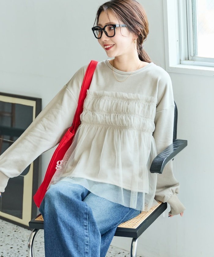 【フリークスストア/FREAK'S STORE】のチュール ギャザー 重ね スウェット【限定展開】 25AW インテリア・キッズ・メンズ・レディースファッション・服の通販 founy(ファニー) 　ファッション　Fashion　レディースファッション　Fashion for Women　トップス・カットソー　Cut & Sew Tops　レディースパーカー・カジュアルフーディー　Casual Hoodies & Sweatshirts　スウェット・クルーネックトップス　Sweatshirts & Crewnecks / Relaxed Fit Sweat Tops　2025年　2025　2025-2026秋冬・A/W　Autumn/Winter 2025–26 AW25–26　冬　Winter / This Winter　ギャザー　Gathered, Ruffled　スウェット / スエット　Sweatshirt, Sweatwear　チュール　Tulip, Tulip Motif　バランス　Balance, Style Balance　フェミニン　Feminine, Girly　フロント　Front, Front Design　ボトム　Bottoms, Lower Wear　A/W・秋冬　Autumn/Winter　ベージュ×ベージュ|ID: prp329100004673819 ipo3291000000033778971