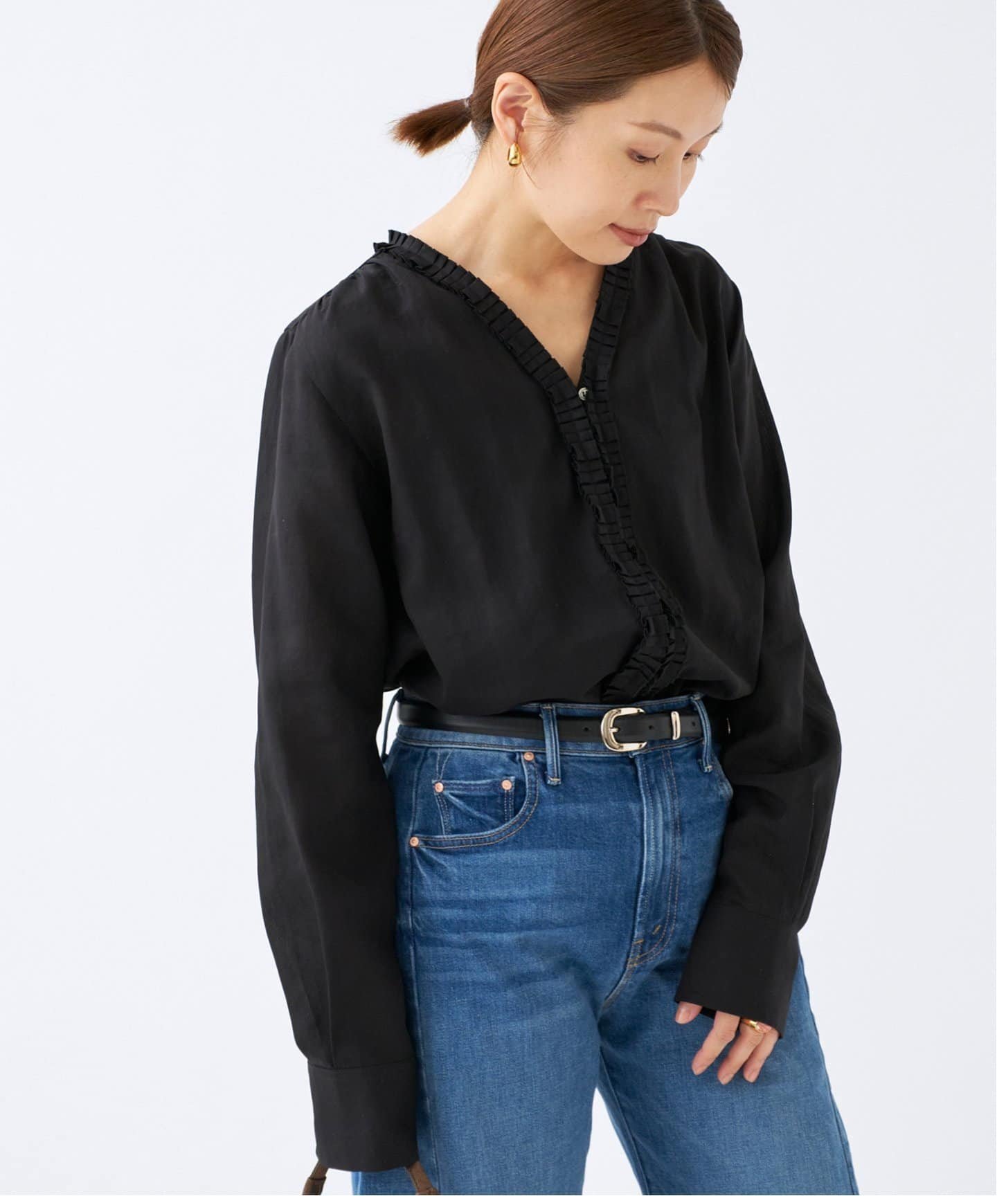 【イエナ/IENA】のタックフリルブラウス インテリア・キッズ・メンズ・レディースファッション・服の通販 founy(ファニー) 　ファッション　Fashion　レディースファッション　Fashion for Women　トップス・カットソー　Cut & Sew Tops　シャツ・ブラウス・オフィスカジュアル　Elegant Blouses & Button-Ups　2025年　2025　2025春夏・S/S　Spring/Summer 2025 SS25　フリル　Frill, Ruffle　エレガント 上品　Elegant　ブラック|ID: prp329100004673921 ipo3291000000033779435