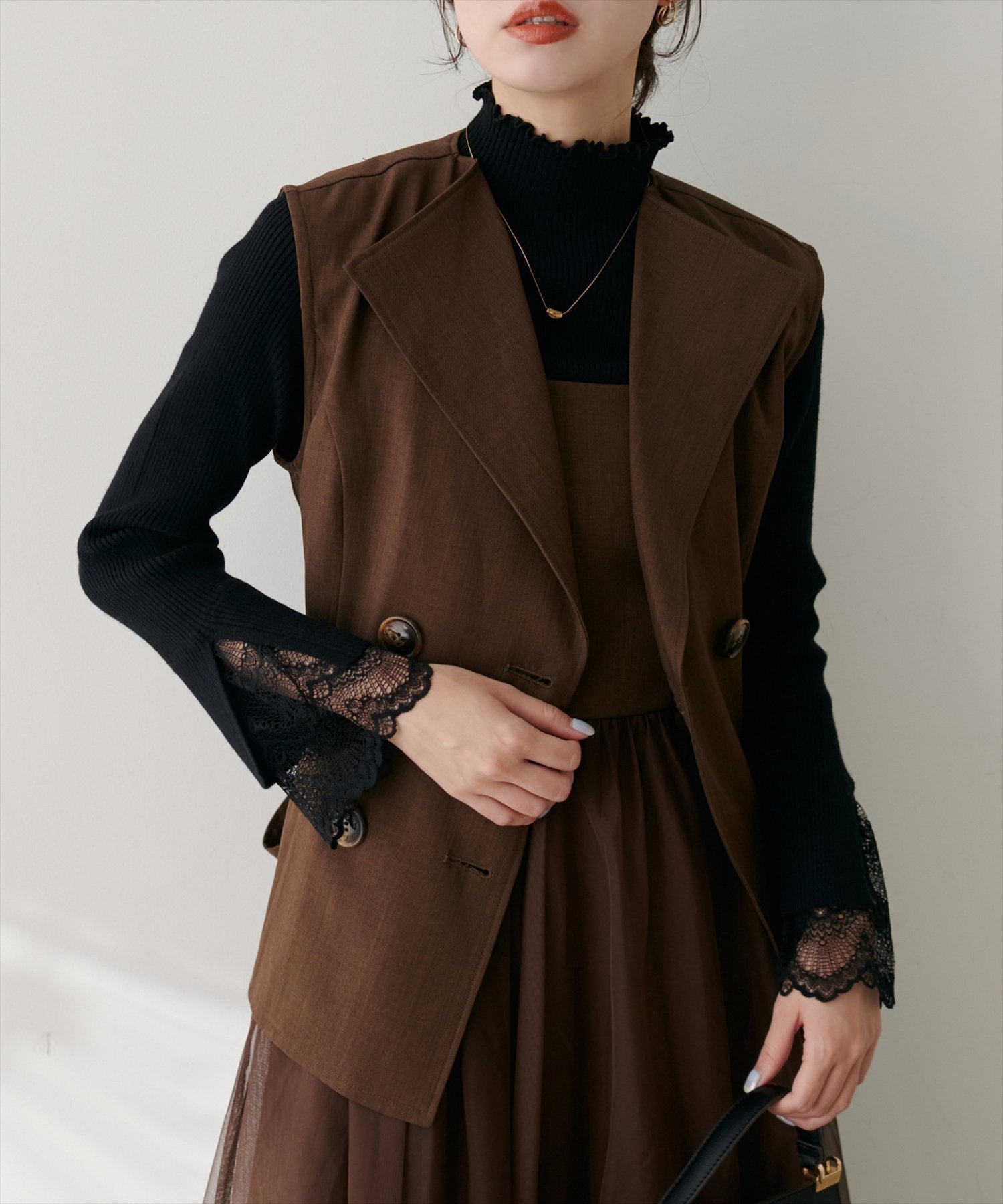 【ナチュラルクチュール/natural couture】の袖口レースもちもちリブタートル インテリア・キッズ・メンズ・レディースファッション・服の通販 founy(ファニー) 　ファッション　Fashion　レディースファッション　Fashion for Women　トップス・カットソー　Cut & Sew Tops　切替　Switching, Contrast Panel　シンプル　Simple, Minimal　デニム　Denim, Jeans Material　人気　Popular, Best Seller　ハイネック　High Neck, Mock Neck　フィット　Fit, Slim Fit　フェミニン　Feminine, Girly　リブニット　Rib Knit, Ribbed Knit　レース　Lace, Lace Fabric　A/W・秋冬　Autumn/Winter　おすすめ　Recommended / Our Picks　ビジネス 仕事 通勤　Business / Work / Commuting　2025年　2025　2025-2026秋冬・A/W　Autumn/Winter 2025–26 AW25–26　ブラック|ID: prp329100004673928 ipo3291000000033779475
