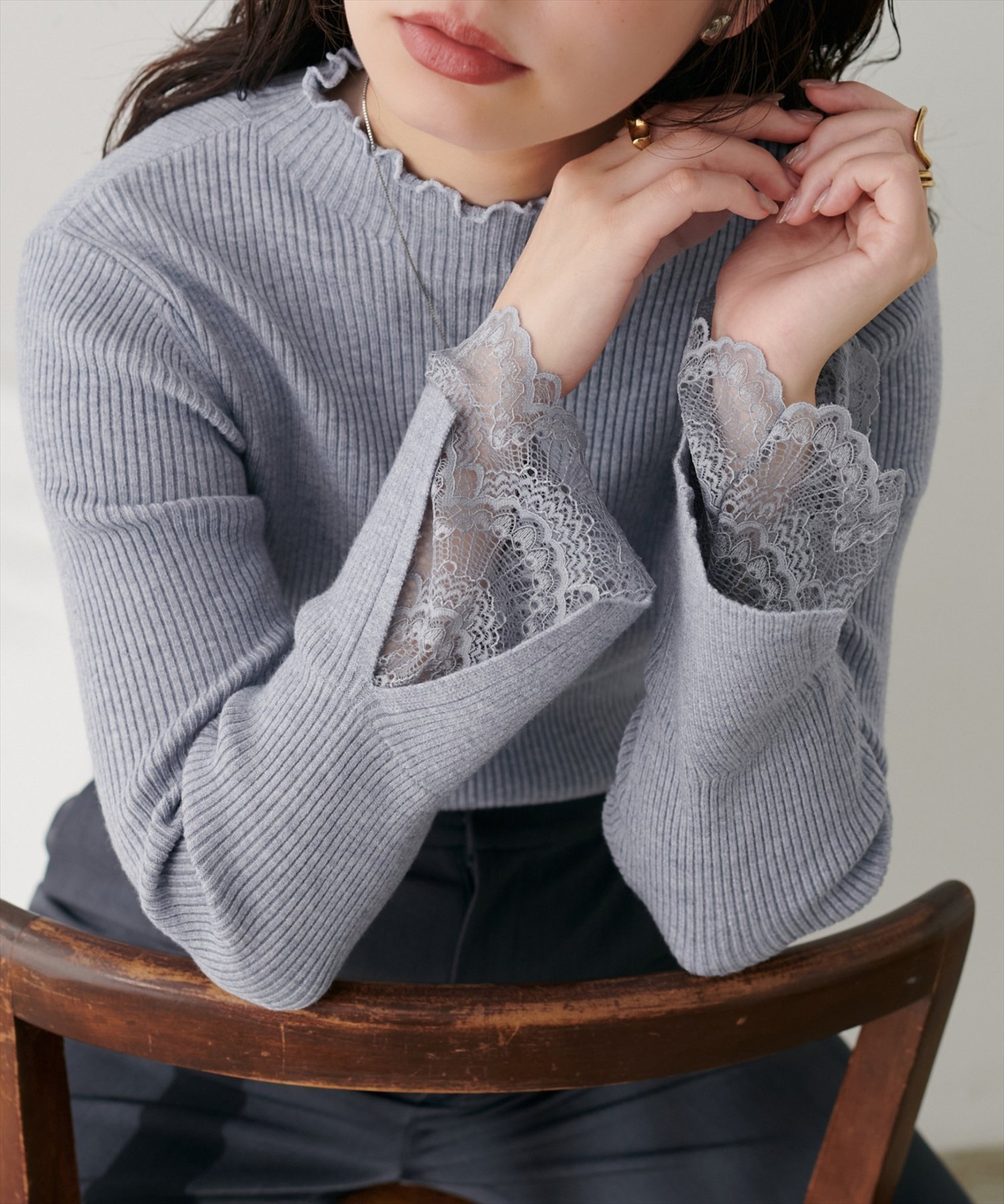 【ナチュラルクチュール/natural couture】の袖口レースもちもちリブタートル インテリア・キッズ・メンズ・レディースファッション・服の通販 founy(ファニー) 　ファッション　Fashion　レディースファッション　Fashion for Women　トップス・カットソー　Cut & Sew Tops　切替　Switching, Contrast Panel　シンプル　Simple, Minimal　デニム　Denim, Jeans Material　人気　Popular, Best Seller　ハイネック　High Neck, Mock Neck　フィット　Fit, Slim Fit　フェミニン　Feminine, Girly　リブニット　Rib Knit, Ribbed Knit　レース　Lace, Lace Fabric　A/W・秋冬　Autumn/Winter　おすすめ　Recommended / Our Picks　ビジネス 仕事 通勤　Business / Work / Commuting　2025年　2025　2025-2026秋冬・A/W　Autumn/Winter 2025–26 AW25–26　サックスブルー|ID: prp329100004673928 ipo3291000000033779478