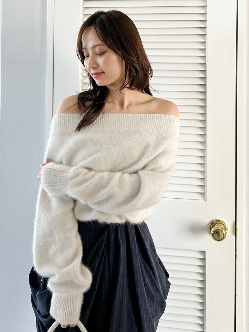 【スナイデル/SNIDEL】のフォックスアルパカオフショルプルオーバー インテリア・キッズ・メンズ・レディースファッション・服の通販 founy(ファニー) 　ファッション　Fashion　レディースファッション　Fashion for Women　トップス・カットソー　Cut & Sew Tops　カジュアルプルオーバー・ニットトップス　Pullovers & Knit Tops / Casual Pullovers　おすすめ　Recommended / Our Picks　ウェーブ　Wavy Pattern　エレガント 上品　Elegant　フォックス　Fox, Fox Fur　リュクス　Luxury, Elegant, High-End, Chic　リラックス　Relax, Relaxed Fit　ルーズ　Loose, Oversized　ワンショル　One Shoulder, Asymmetrical　人気　Popular, Best Seller　今季　This Season, Current Season　IVR[003]|ID: prp329100004674096 ipo3291000000033780154