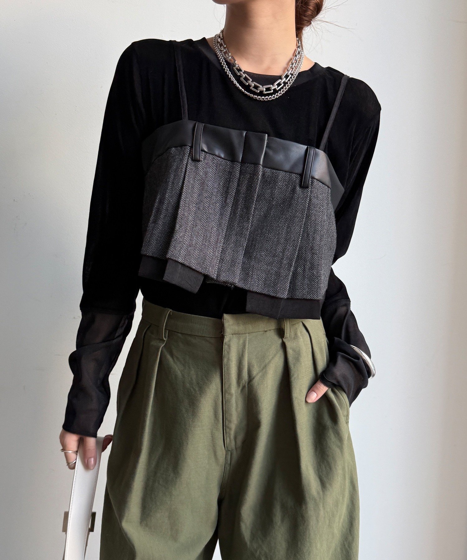 【ドゥドゥ/DouDou】の【WEB限定】フェイクレザー切替ビスチェ インテリア・キッズ・メンズ・レディースファッション・服の通販 founy(ファニー) 　ファッション　Fashion　レディースファッション　Fashion for Women　トップス・カットソー　Cut & Sew Tops　ビスチェ　Bustiers & Corset Tops / Layered Bustier Style　2025年　2025　2025-2026秋冬・A/W　Autumn/Winter 2025–26 AW25–26　冬　Winter / This Winter　デニム　Denim, Jeans Material　トレンド　Trend, Trending Now　ビスチェ　Bustier, Corset Top　フェイクレザー　Faux Leather, PU Leather　再入荷　Restock / Back in Stock　切替　Switching, Contrast Panel　A/W・秋冬　Autumn/Winter　グレー|ID: prp329100004674122 ipo3291000000033780259