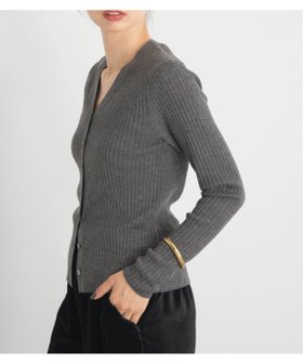 【イエナ/IENA】の《追加 》イタリア ヤーン RIB Vネックカーディガン 人気、トレンドファッション・服の通販 founy(ファニー) ファッション Fashion レディースファッション Fashion for Women トップス・カットソー Cut & Sew Tops カーディガン・羽織り Layered Style Cardigans Vネックトップス V-Neck Tops / V-Cut Neckline Shirts 2025年 2025 2025-2026秋冬・A/W Autumn/Winter 2025–26 AW25–26 イタリア Italy カーディガン Cardigan, Knitwear |ID:prp329100004674215