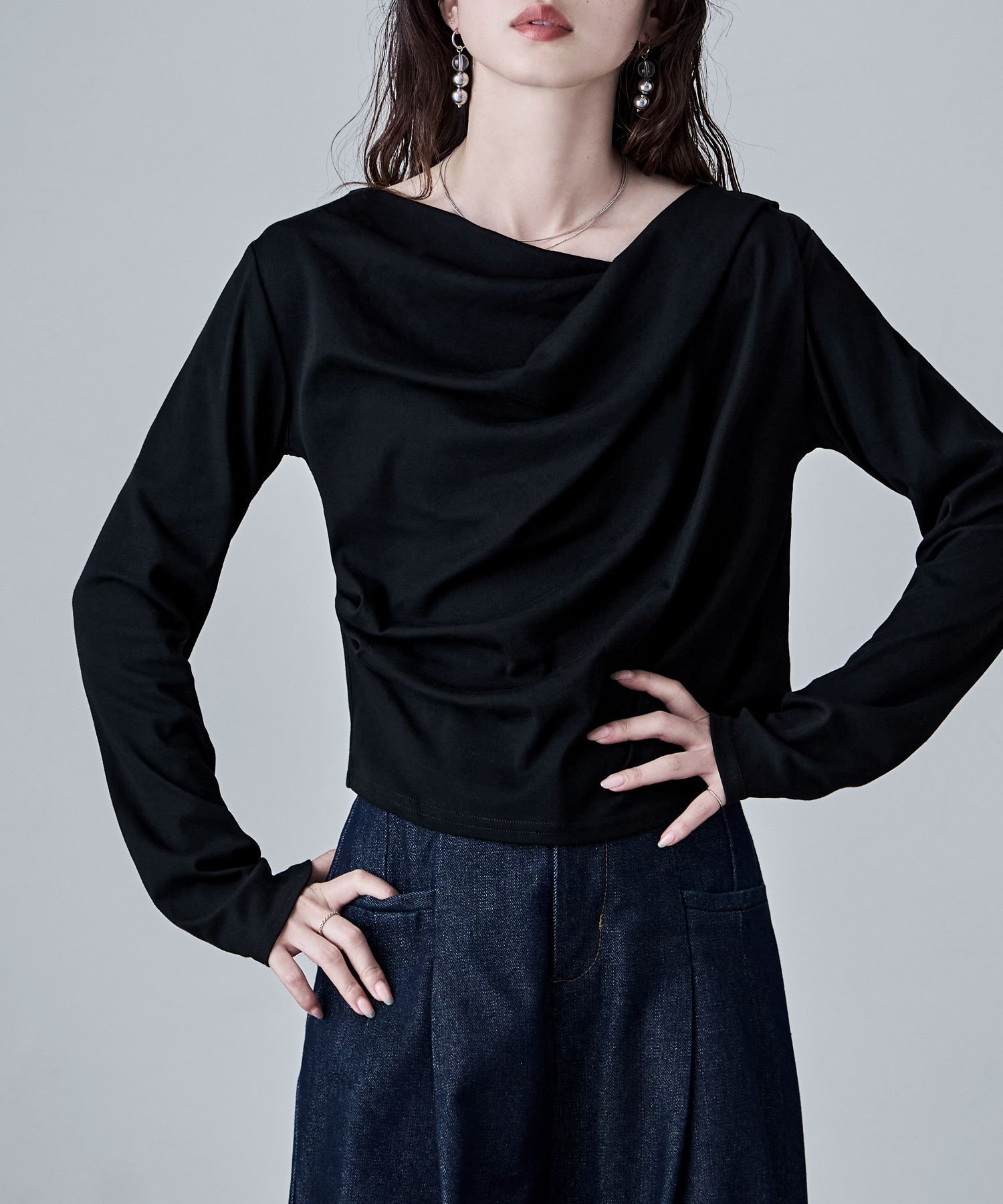 【ビーフラット/bflat】のフロントドレープデザイントップス インテリア・キッズ・メンズ・レディースファッション・服の通販 founy(ファニー) 　ファッション　Fashion　レディースファッション　Fashion for Women　トップス・カットソー　Cut & Sew Tops　アシンメトリー　Asymmetrical Style　カットソー　Cut and Sewn Top　シンプル　Simple, Minimal　トレンド　Trend, Trending Now　長袖　Long Sleeve, Full Sleeve　ブラック|ID: prp329100004674259 ipo3291000000033780768