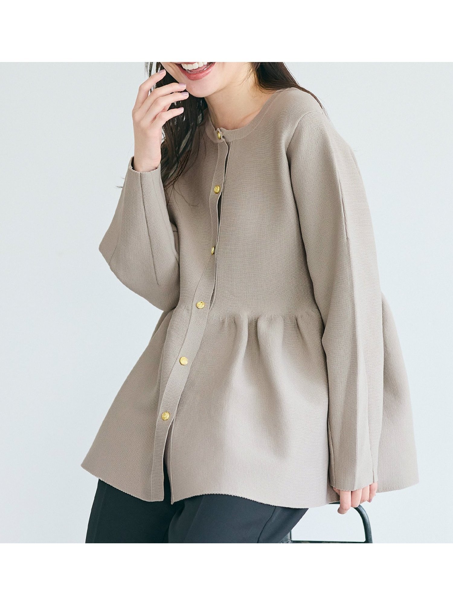【コカ/COCA】のポリエステルフレアニットカーディガン インテリア・キッズ・メンズ・レディースファッション・服の通販 founy(ファニー) 　ファッション　Fashion　レディースファッション　Fashion for Women　トップス・カットソー　Cut & Sew Tops　ニット　Knit Tops & Sweaters　カーディガン・羽織り　Layered Style Cardigans　インナー　Innerwear　カーディガン　Cardigan, Knitwear　ガーリー　Girly, Feminine Style　スリーブ　Sleeve, Long Sleeve / Short Sleeve　バランス　Balance, Style Balance　フェミニン　Feminine, Girly　フレア　Flare, Flared　ポケット　Pocket, Pocket Detail　冬　Winter / This Winter　エレガント 上品　Elegant　2025年　2025　2025-2026秋冬・A/W　Autumn/Winter 2025–26 AW25–26　Greige|ID: prp329100004674312 ipo3291000000033872439