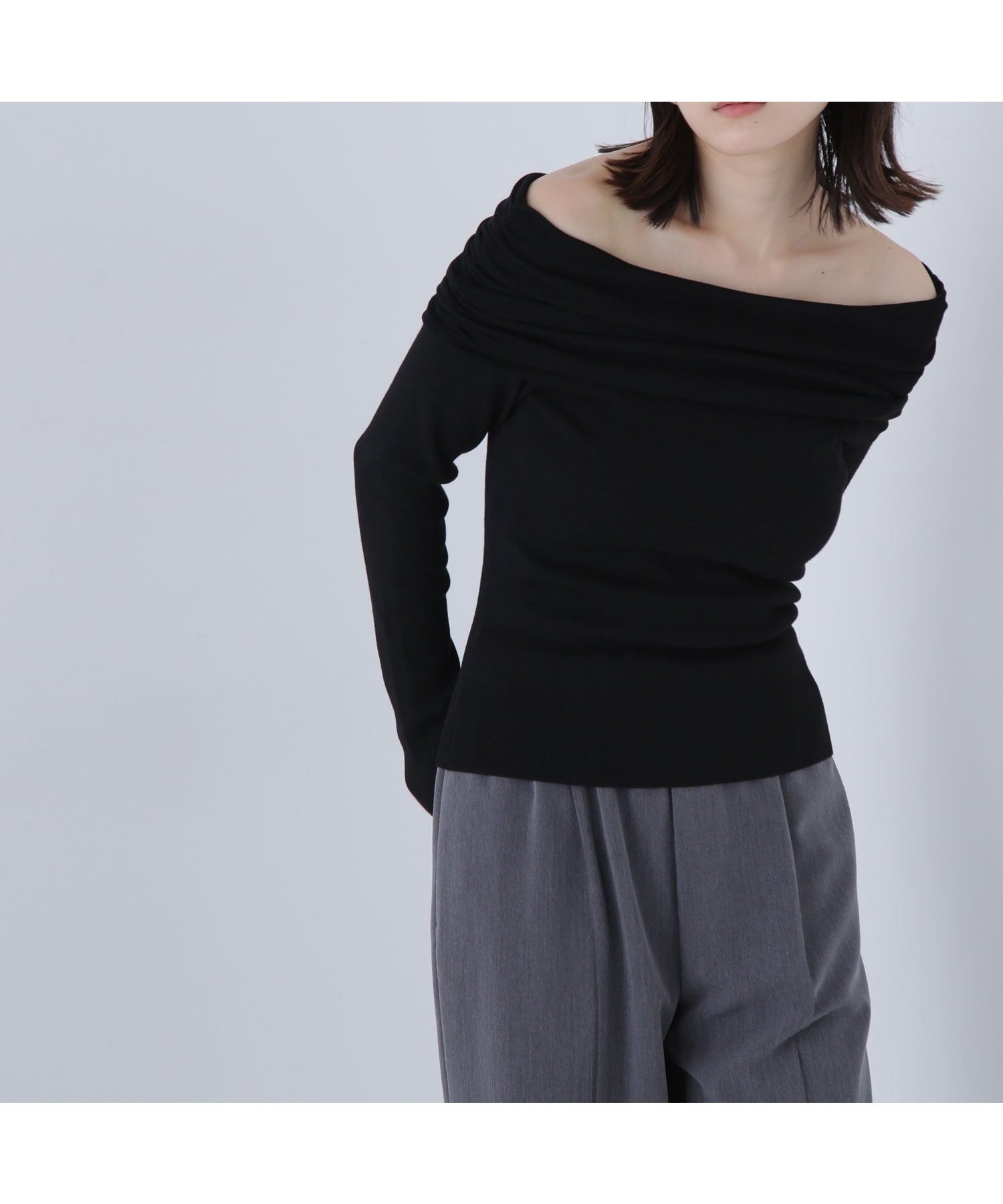 【ナチュラル ビューティー ベーシック/NATURAL BEAUTY BASIC】のオフショルコンパクトニット インテリア・キッズ・メンズ・レディースファッション・服の通販 founy(ファニー) 　ファッション　Fashion　レディースファッション　Fashion for Women　トップス・カットソー　Cut & Sew Tops　ニット　Knit Tops & Sweaters　おすすめ　Recommended / Our Picks　ギャザー　Gathered, Ruffled　コンパクト　Compact, Small Size　デコルテ　Décolleté, Neckline　トレンド　Trend, Trending Now　フレア　Flare, Flared　プレーン　Plain, Simple　ワイド　Wide, Wide Fit　ブラック|ID: prp329100004674395 ipo3291000000033781296