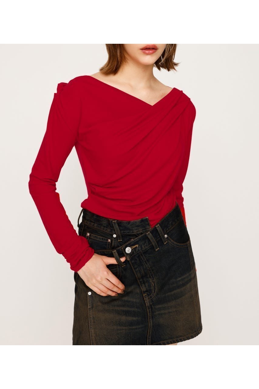 【スライ/SLY】のOFF SHOULDER CUT トップス インテリア・キッズ・メンズ・レディースファッション・服の通販 founy(ファニー) 　ファッション　Fashion　レディースファッション　Fashion for Women　トップス・カットソー　Cut & Sew Tops　おすすめ　Recommended / Our Picks　とろみ　Fluid, Flowy Fabric　ガーリー　Girly, Feminine Style　コンパクト　Compact, Small Size　ショルダー　Shoulder, Shoulder Strap　ツイスト　Tweed, Tweed Fabric　デコルテ　Décolleté, Neckline　デニム　Denim, Jeans Material　バランス　Balance, Style Balance　フロント　Front, Front Design　ミニスカート　Mini Skirt, Short Skirt　RED|ID: prp329100004677388 ipo3291000000033793432