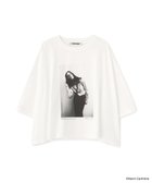 【ナノ ユニバース/nano universe】の「STEVELOUR」Kevin Cummins×STEVELOURコラボTシャツ 人気、トレンドファッション・服の通販 founy(ファニー) ファッション Fashion レディースファッション Fashion for Women トップス・カットソー Cut & Sew Tops シャツ・ブラウス・オフィスカジュアル Elegant Blouses & Button-Ups ロングTシャツ・Tシャツ Longline T-Shirts & Tees ベロアトップス Velour Tops / Velvet-Look Items インナー Innerwear カットソー Cut and Sewn Top クロップド Cropped, Short Length コラボ Collaboration, Collab シルケット Silket, Silky Cotton 雑誌 Magazine, Fashion Magazine ニューヨーク New York, NYC Style バランス Balance, Style Balance パフォーマンス Performance, Active Function ビッグ Big, Oversized プリント Print, Printed Pattern ベロア Velour, Soft Velvet モダン Modern, Contemporary モノトーン Monotone, Black and White 2025年 2025 2025-2026秋冬・A/W Autumn/Winter 2025–26 AW25–26 thumbnail ホワイト|ID: prp329100004677425 ipo3291000000033793606