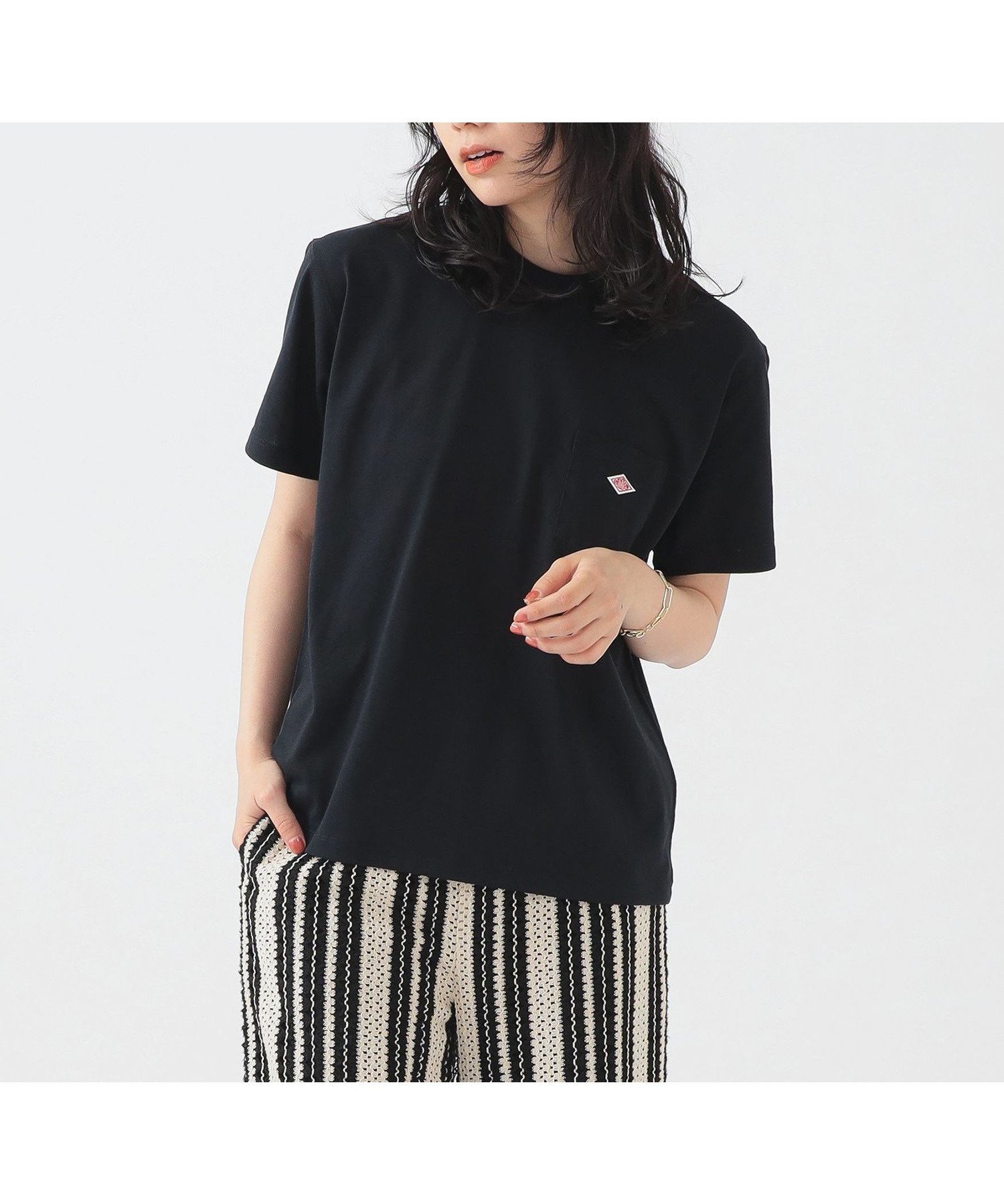 【ビーミングライフストアバイビームス/B:MING LIFE STORE by BEAMS】のDANTON / SHORT SLEEVE POCKET T-SHIRT PLAIN(S~M) 25AW ダントン tシャツ 定番 ポケT インテリア・キッズ・メンズ・レディースファッション・服の通販 founy(ファニー) 　ファッション　Fashion　レディースファッション　Fashion for Women　トップス・カットソー　Cut & Sew Tops　シャツ・ブラウス・オフィスカジュアル　Elegant Blouses & Button-Ups　ロングTシャツ・Tシャツ　Longline T-Shirts & Tees　2025年　2025　2025-2026秋冬・A/W　Autumn/Winter 2025–26 AW25–26　シンプル　Simple, Minimal　ベーシック　Basic, Essential　ボックス　Boxy, Box Shape　ポケット　Pocket, Pocket Detail　ワンポイント　One Point, Statement Accent　定番　Standard, Basic Item　BLACK|ID: prp329100004677722 ipo3291000000033795077