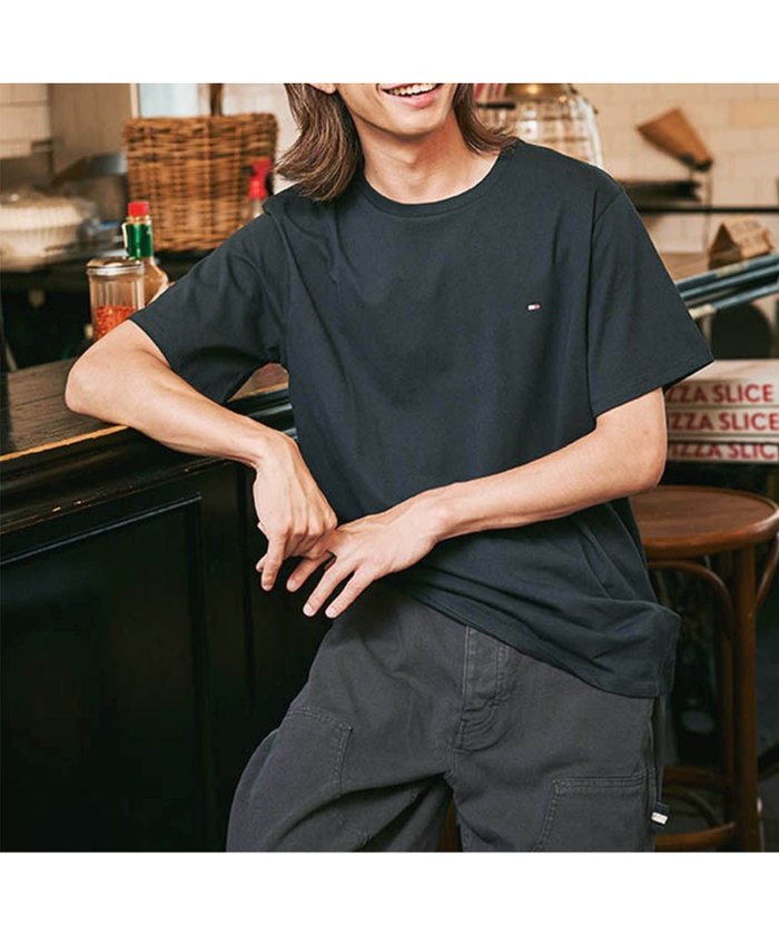 【トミーヒルフィガー/TOMMY HILFIGER】の【オンライン限定】トミーヒルフィガー ワンポイントロゴクルーネックオーバーサイズTシャツ インテリア・キッズ・メンズ・レディースファッション・服の通販 founy(ファニー) https://founy.com/ ファッション Fashion レディースファッション Fashion for Women トップス・カットソー Cut & Sew Tops シャツ・ブラウス・オフィスカジュアル Elegant Blouses & Button-Ups ロングTシャツ・Tシャツ Longline T-Shirts & Tees アメリカン American Style インナー Innerwear クラシック Classic, Timeless Style ジャケット Jacket, Outerwear ストレッチ Stretch, Stretchy Fabric スマート Smart, Elegant デニム Denim, Jeans Material 人気 Popular, Best Seller フィット Fit, Slim Fit モダン Modern, Contemporary ワンポイント One Point, Statement Accent おすすめ Recommended / Our Picks ゴルフ Golf |ID: prp329100004677911 ipo3291000000033795964