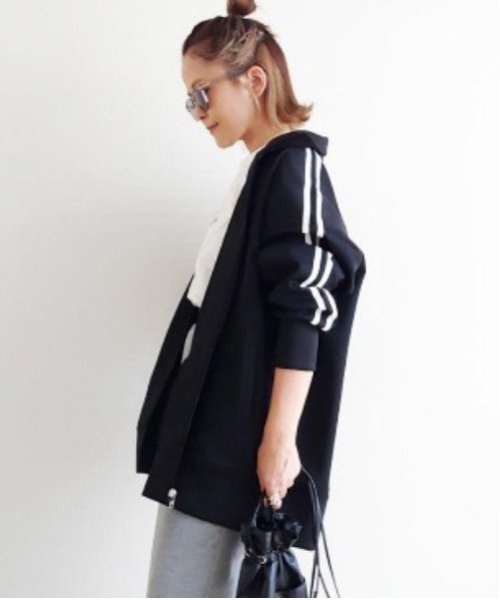 【ノッチ/notch】の【 notch. by yui 】トラックジャケット インテリア・キッズ・メンズ・レディースファッション・服の通販 founy(ファニー) 　ファッション　Fashion　レディースファッション　Fashion for Women　アウター　Coat / Outerwear Collection　レディースジャケット・軽アウター　Jackets　春　Spring　秋　Autumn　カーゴパンツ　Cargo Pants, Utility Pants　コラボ　Collaboration, Collab　ショート　Short, Short Length　ジップ　Zip, Zipper　ジャケット　Jacket, Outerwear　スウェット / スエット　Sweatshirt, Sweatwear　セットアップ　Set-Up, Coordinated Outfit　デニム　Denim, Jeans Material　トレンド　Trend, Trending Now　定番　Standard, Basic Item　なめらか　Smooth, Silky Texture　人気　Popular, Best Seller　フェミニン　Feminine, Girly　フレア　Flare, Flared　羽織　Haori, Light Jacket　ミックス　Mix, Mixed Style　リラックス　Relax, Relaxed Fit　冬　Winter / This Winter　おすすめ　Recommended / Our Picks　ブラック|ID: prp329100004677987 ipo3291000000033796428