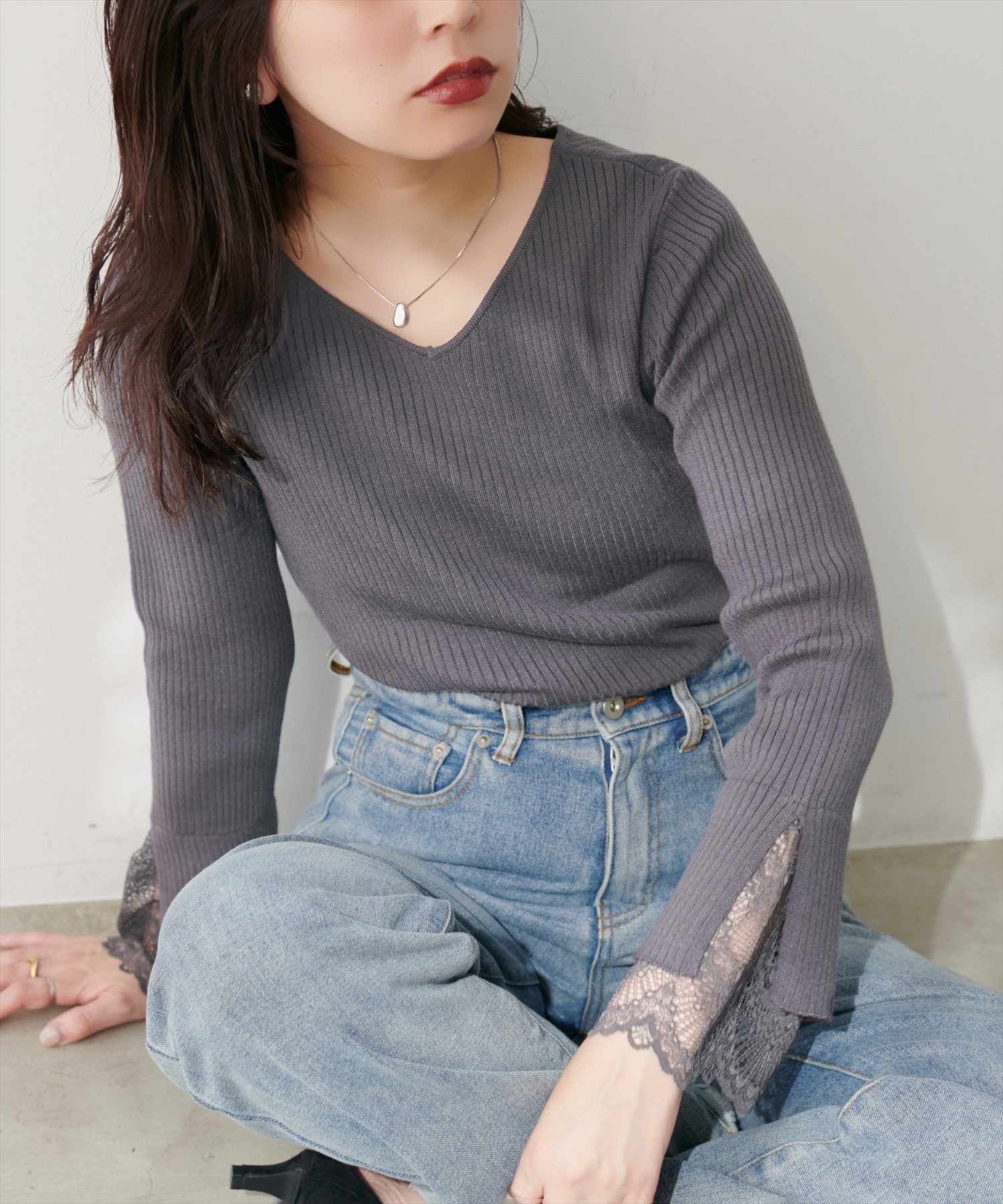 【ナチュラルクチュール/natural couture】の前後2WAY袖口レースリブニット インテリア・キッズ・メンズ・レディースファッション・服の通販 founy(ファニー) 　ファッション　Fashion　レディースファッション　Fashion for Women　トップス・カットソー　Cut & Sew Tops　ニット　Knit Tops & Sweaters　シンプル　Simple, Minimal　デニム　Denim, Jeans Material　人気　Popular, Best Seller　リブニット　Rib Knit, Ribbed Knit　レース　Lace, Lace Fabric　冬　Winter / This Winter　おすすめ　Recommended / Our Picks　ビジネス 仕事 通勤　Business / Work / Commuting　2025年　2025　2025-2026秋冬・A/W　Autumn/Winter 2025–26 AW25–26　チャコールグレー|ID: prp329100004678065 ipo3291000000033796803