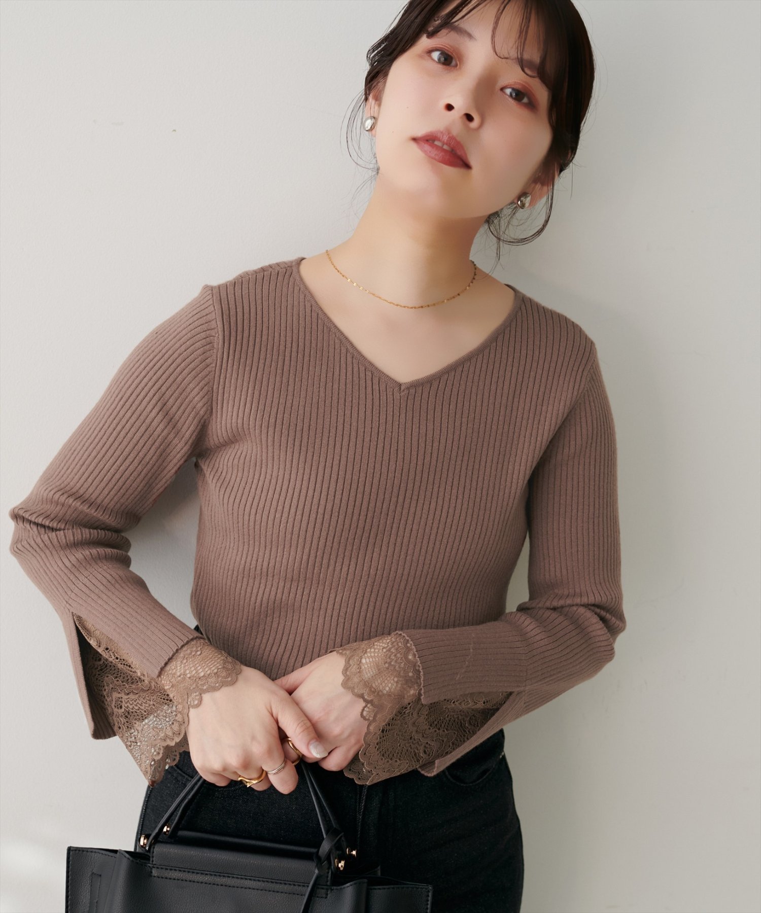 【ナチュラルクチュール/natural couture】の前後2WAY袖口レースリブニット インテリア・キッズ・メンズ・レディースファッション・服の通販 founy(ファニー) 　ファッション　Fashion　レディースファッション　Fashion for Women　トップス・カットソー　Cut & Sew Tops　ニット　Knit Tops & Sweaters　シンプル　Simple, Minimal　デニム　Denim, Jeans Material　人気　Popular, Best Seller　リブニット　Rib Knit, Ribbed Knit　レース　Lace, Lace Fabric　冬　Winter / This Winter　おすすめ　Recommended / Our Picks　ビジネス 仕事 通勤　Business / Work / Commuting　2025年　2025　2025-2026秋冬・A/W　Autumn/Winter 2025–26 AW25–26　モカ|ID: prp329100004678065 ipo3291000000033796811