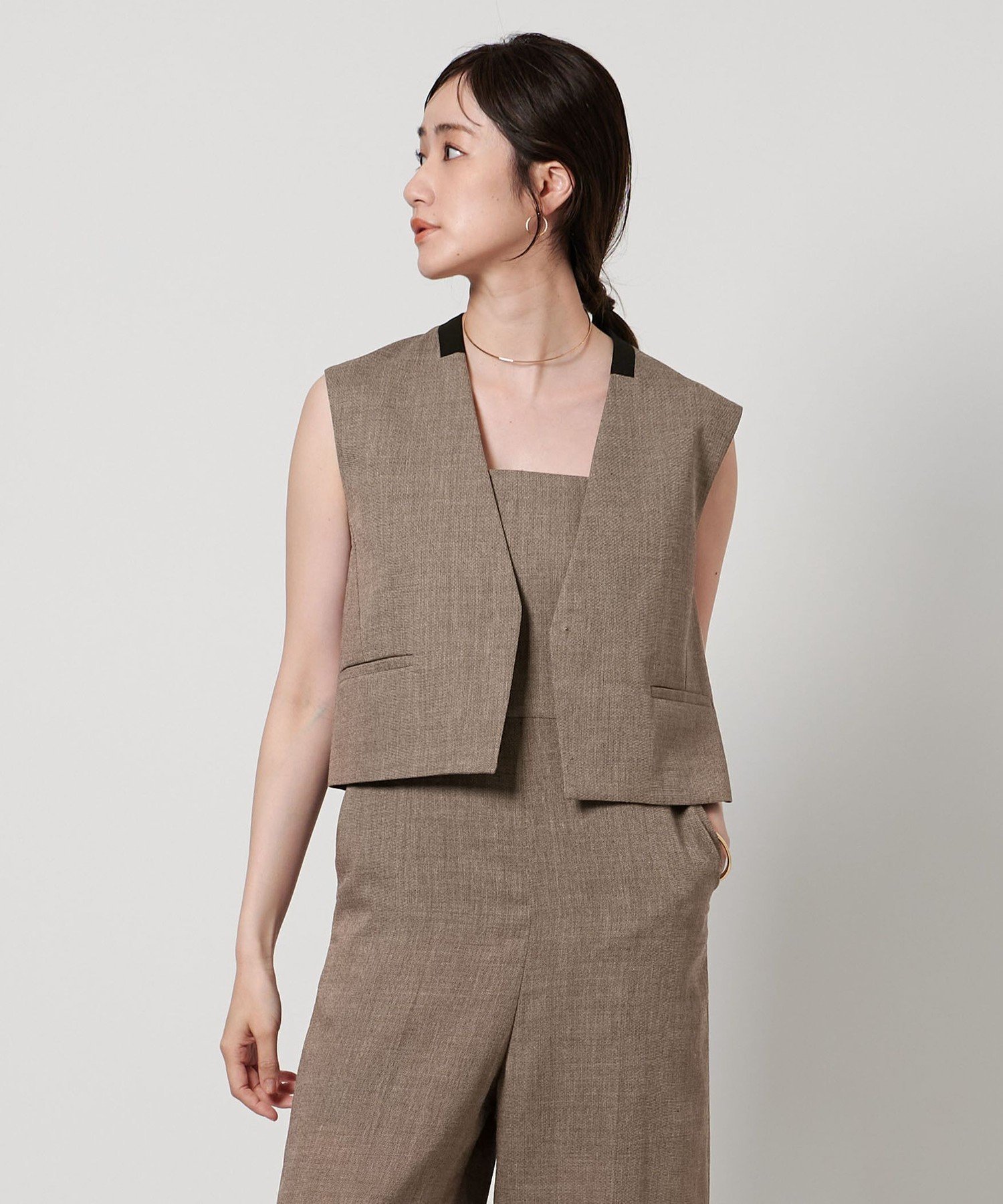 【ユナイテッドアローズ/UNITED ARROWS】のSPARK ツイル ベスト インテリア・キッズ・メンズ・レディースファッション・服の通販 founy(ファニー) 　ファッション　Fashion　レディースファッション　Fashion for Women　アウター　Coat / Outerwear Collection　トップス・カットソー　Cut & Sew Tops　ベスト&ジレ / 重ね着スタイル　Vests & Gilets　おすすめ　Recommended / Our Picks　サロペット　Overalls, Salopette　ショート　Short, Short Length　シンプル　Simple, Minimal　セットアップ　Set-Up, Coordinated Outfit　ツイル　Twist, Twisted Detail　ツイード　Twill, Twill Weave　ベスト　Vest, Waistcoat　切替　Switching, Contrast Panel　BEIGE|ID: prp329100004678069 ipo3291000000033796824
