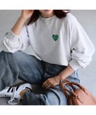 【リベリー/Riberry】のハートロゴラメ刺繍ラグランスウェットトレーナー 人気、トレンドファッション・服の通販 founy(ファニー) ファッション Fashion レディースファッション Fashion for Women トップス・カットソー Cut & Sew Tops レディースパーカー・カジュアルフーディー Casual Hoodies & Sweatshirts スウェット・クルーネックトップス Sweatshirts & Crewnecks / Relaxed Fit Sweat Tops インナー Innerwear スウェット / スエット Sweatshirt, Sweatwear スリーブ Sleeve, Long Sleeve / Short Sleeve デニム Denim, Jeans Material トレンド Trend, Trending Now トレーナー Sweatshirt, Trainer 人気 Popular, Best Seller ロング Long, Long-Length 楽ちん Easy Fit, Comfortable おすすめ Recommended / Our Picks thumbnail オートミール×グリーン|ID: prp329100004678152 ipo3291000000033797259