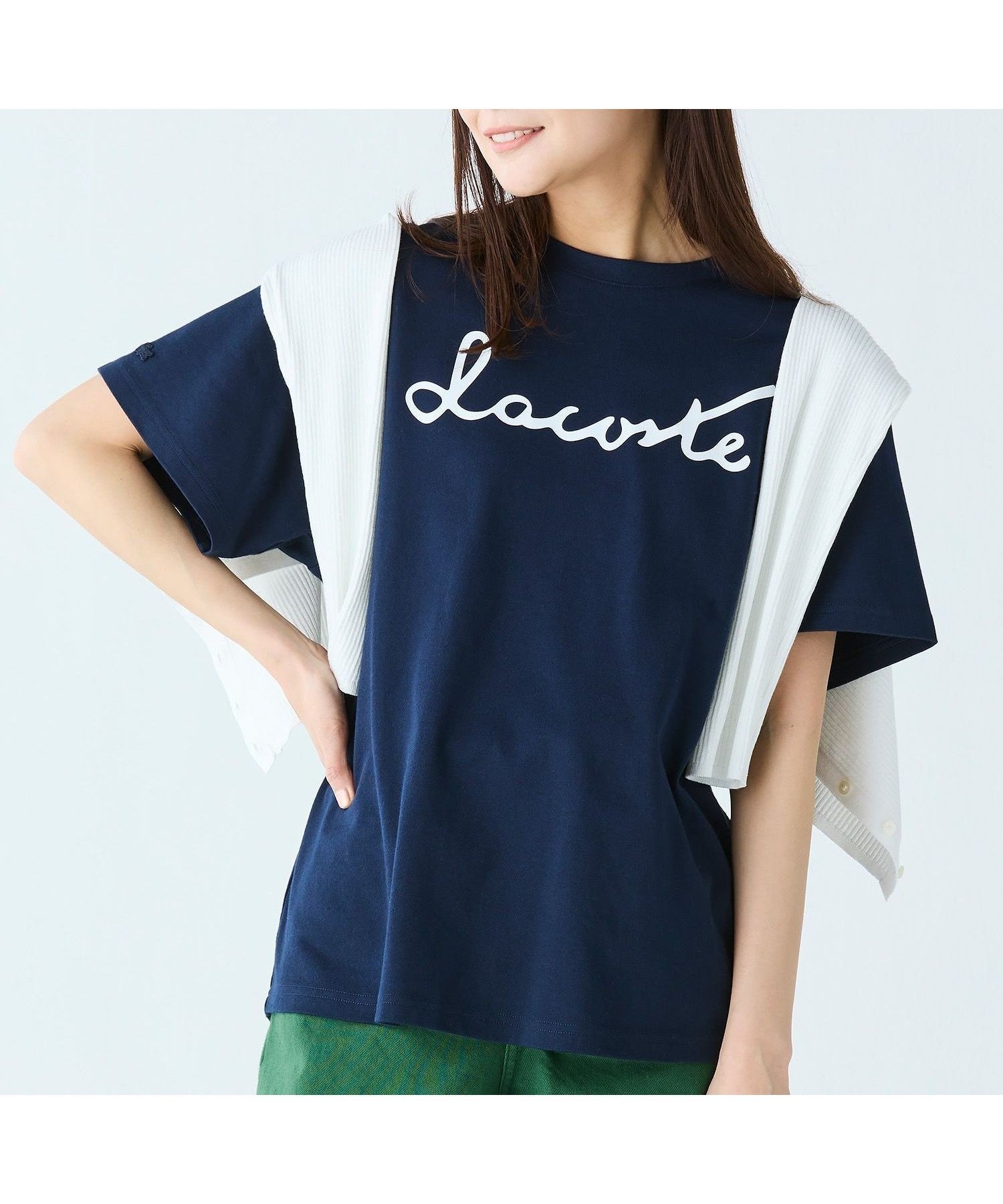 【ラコステ/LACOSTE】の【オンライン限定】LACOSTE スクリプトネームロゴ ルーズシルエットハーフスリーブTシャツ インテリア・キッズ・メンズ・レディースファッション・服の通販 founy(ファニー) 　ファッション　Fashion　レディースファッション　Fashion for Women　トップス・カットソー　Cut & Sew Tops　シャツ・ブラウス・オフィスカジュアル　Elegant Blouses & Button-Ups　ロングTシャツ・Tシャツ　Longline T-Shirts & Tees　ジャケット　Jacket, Outerwear　スタイリッシュ　Stylish, Fashionable　フロント　Front, Front Design　リラックス　Relax, Relaxed Fit　エレガント 上品　Elegant　半袖　Short Sleeve, Half Sleeve　ネイビー|ID: prp329100004678224 ipo3291000000034479018