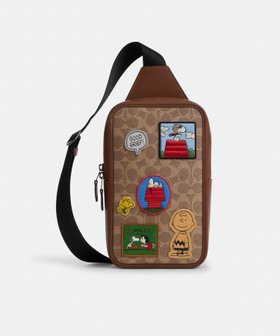 【コーチ/COACH / MEN】の【COACH X PEANUTS】サリバン パック・シグネチャー キャンバス・パッチ 人気、トレンドファッション・服の通販 founy(ファニー) ファッション Fashion メンズファッション Fashion for Men キャンバス Canvas, Canvas Fabric コレクション Collection, Seasonal Line ジップ Zip, Zipper スペシャル Special, Limited Edition パッチ Patch, Appliqué ポケット Pocket, Pocket Detail ラップ Wrap, Wrap Design 財布 Wallet, Purse |ID:prp329100004678300