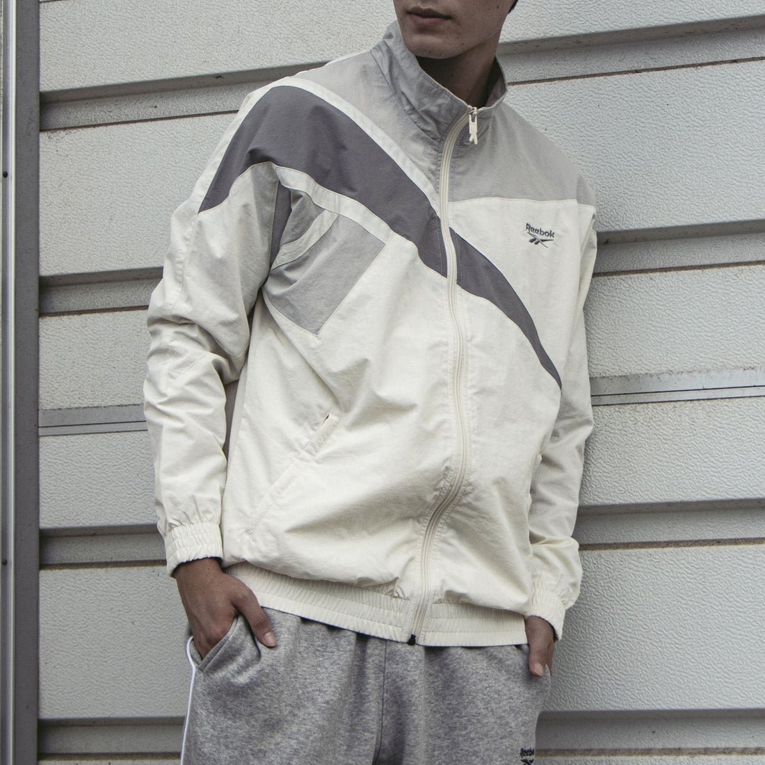 【リーボック/Reebok】のクラシックス ベクター トラックジャケット / Classics Vector Track Jacket インテリア・キッズ・メンズ・レディースファッション・服の通販 founy(ファニー) 　ファッション　Fashion　レディースファッション　Fashion for Women　アウター　Coat / Outerwear Collection　レディースジャケット・軽アウター　Jackets　ジャケット　Jacket, Outerwear　スタンド　Stand Collar, Upright Stand　ストレッチ　Stretch, Stretchy Fabric　フィット　Fit, Slim Fit　メンズ　Men's, Menswear　リラックス　Relax, Relaxed Fit　レギュラー　Regular, Standard Fit　ワーク　Workwear, Utility Style　軽量　Lightweight, Ultra Light　ホワイト_WH|ID: prp329100004678527 ipo3291000000033893624