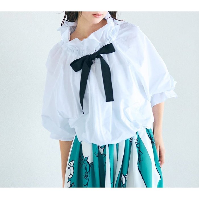 【ローズティアラ/Rose Tiara】のメモリージップアップブラウス インテリア・キッズ・メンズ・レディースファッション・服の通販 founy(ファニー) https://founy.com/ ファッション Fashion レディースファッション Fashion for Women トップス・カットソー Cut & Sew Tops シャツ・ブラウス・オフィスカジュアル Elegant Blouses & Button-Ups ギャザー Gathered, Ruffled スタンダード Standard, Basic スマート Smart, Elegant タフタ Taffeta, Structured Fabric デニム Denim, Jeans Material フェミニン Feminine, Girly フォルム Silhouette, Form フリル Frill, Ruffle ブルゾン Blouson, Bomber Jacket プリント Print, Printed Pattern ポケット Pocket, Pocket Detail |ID: prp329100004678535 ipo3291000000033799266