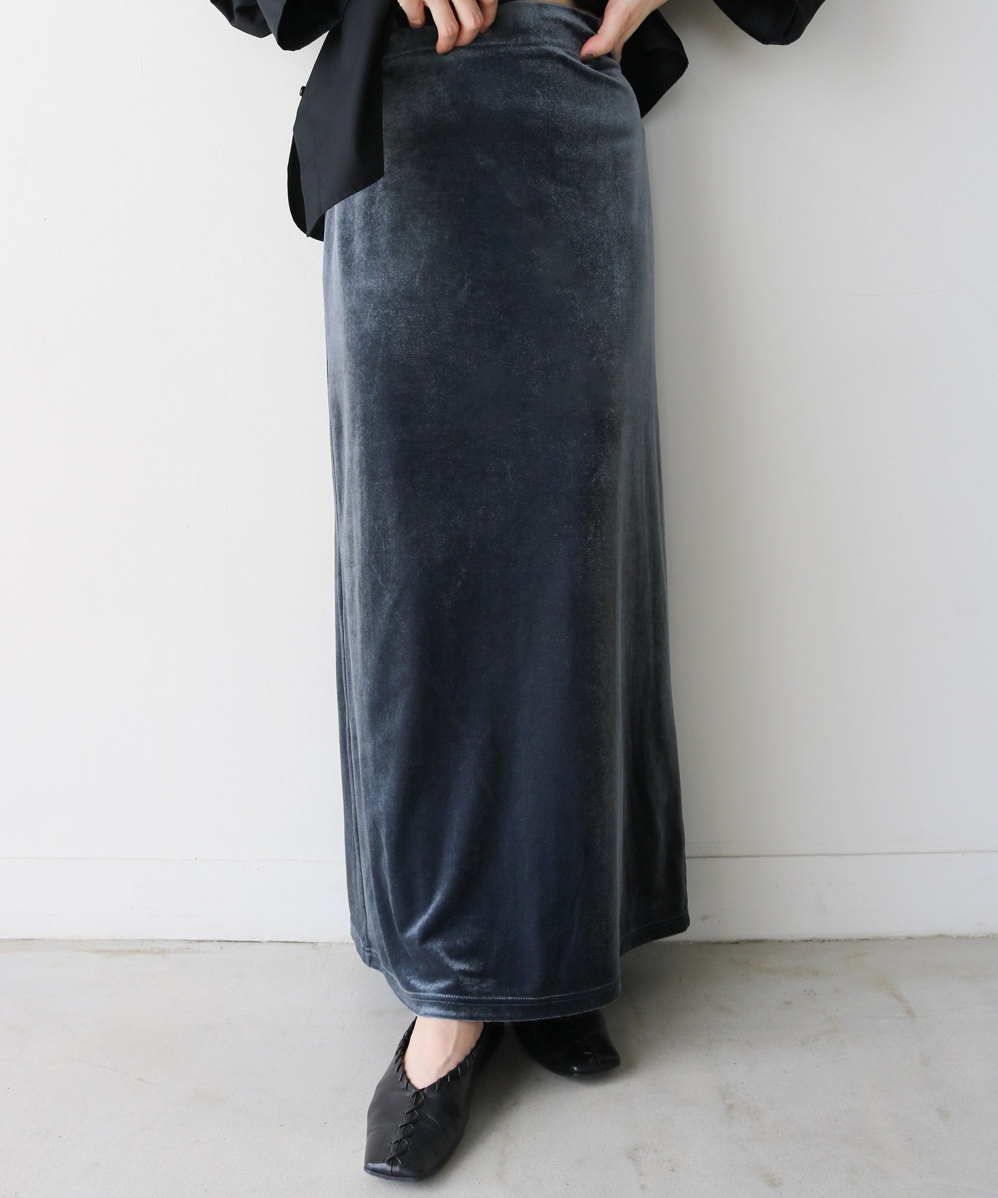 【セレクトモカ/SELECT MOCA】のベロアIラインロングスカート インテリア・キッズ・メンズ・レディースファッション・服の通販 founy(ファニー) 　ファッション　Fashion　レディースファッション　Fashion for Women　スカート　Skirts　ロングスカート　Long Skirts / Maxi & Midi Skirts　シンプル　Simple, Minimal　スウェット / スエット　Sweatshirt, Sweatwear　スリット　Slit, Slit Detail　タートル　Turtleneck, Turtle Collar　ベロア　Velour, Soft Velvet　エレガント 上品　Elegant　グレー-900|ID: prp329100004678761 ipo3291000000033987898