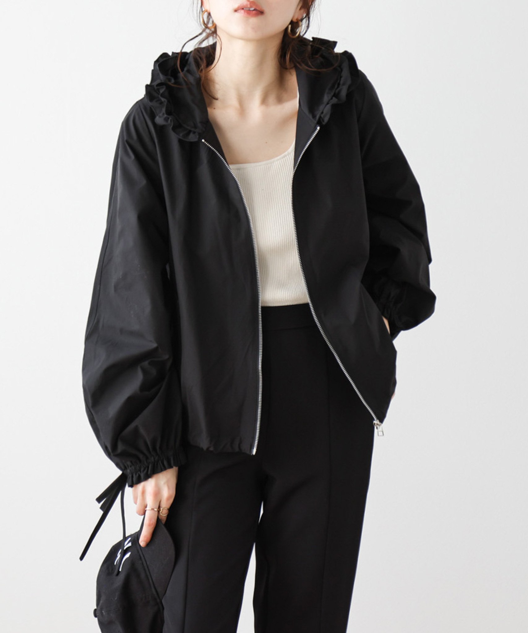 【ラジュール/Lajour】のリボンマウンテンパーカー インテリア・キッズ・メンズ・レディースファッション・服の通販 founy(ファニー) 　ファッション　Fashion　レディースファッション　Fashion for Women　トップス・カットソー　Cut & Sew Tops　レディースパーカー・カジュアルフーディー　Casual Hoodies & Sweatshirts　アウトドア　Outdoor Clothing　バランス　Balance, Style Balance　パーカー　Hoodie, Parka　フェミニン　Feminine, Girly　フリル　Frill, Ruffle　リボン　Ribbon, Bow　ブラック|ID: prp329100004678849 ipo3291000000033800903