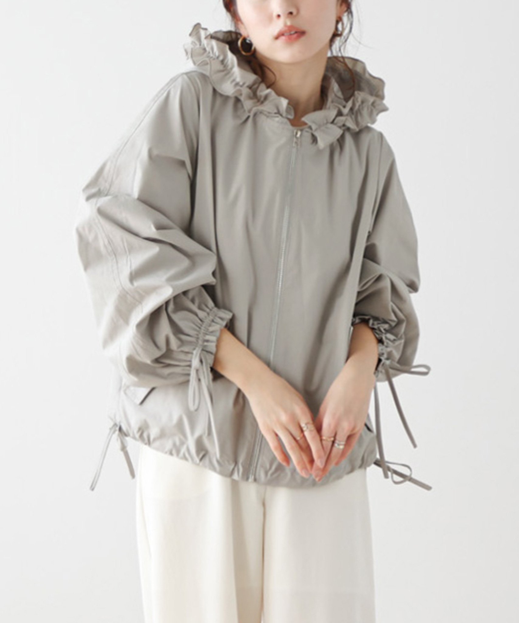 【ラジュール/Lajour】のリボンマウンテンパーカー インテリア・キッズ・メンズ・レディースファッション・服の通販 founy(ファニー) 　ファッション　Fashion　レディースファッション　Fashion for Women　トップス・カットソー　Cut & Sew Tops　レディースパーカー・カジュアルフーディー　Casual Hoodies & Sweatshirts　アウトドア　Outdoor Clothing　バランス　Balance, Style Balance　パーカー　Hoodie, Parka　フェミニン　Feminine, Girly　フリル　Frill, Ruffle　リボン　Ribbon, Bow　グレー|ID: prp329100004678849 ipo3291000000033800905