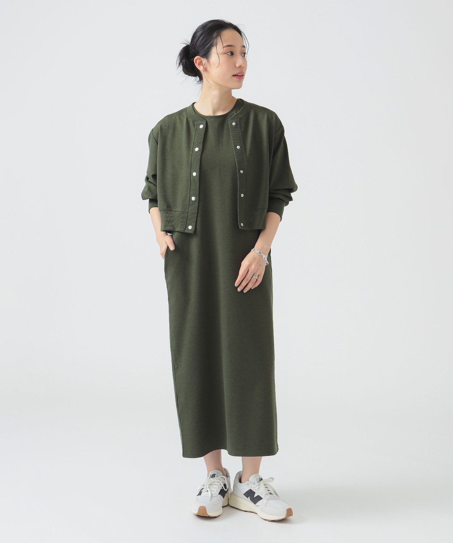 【ビーミングライフストアバイビームス/B:MING LIFE STORE by BEAMS】のカット カーディガン * ワンピース セット(S~M) 25SS きれいめ 春 着回し レイヤード ウォッシャブル インテリア・キッズ・メンズ・レディースファッション・服の通販 founy(ファニー) 　ファッション　Fashion　レディースファッション　Fashion for Women　ワンピース　Dresses　ウォッシャブル　Machine Washable　春　Spring　カーディガン　Cardigan, Knitwear　ストレッチ　Stretch, Stretchy Fabric　とろみ　Fluid, Flowy Fabric　デニム　Denim, Jeans Material　ドット　Polka Dot, Dot Pattern　ノースリーブ　Sleeveless, No-Sleeve　バランス　Balance, Style Balance　ブルゾン　Blouson, Bomber Jacket　楽ちん　Easy Fit, Comfortable　再入荷　Restock / Back in Stock　おすすめ　Recommended / Our Picks　夏　Summer　2025年　2025　2025春夏・S/S　Spring/Summer 2025 SS25　OLIVE|ID: prp329100004679006 ipo3291000000034000617
