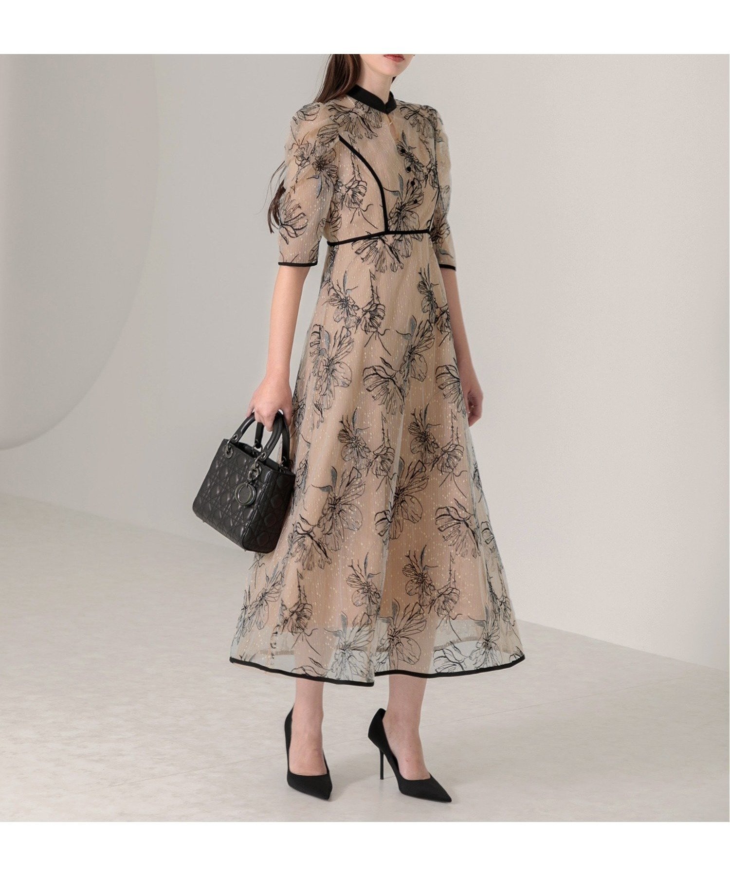 【レジャ/Leja】のLEJA-配色パイピング花柄ラメレースワンピースドレス 結婚式 レディース インテリア・キッズ・メンズ・レディースファッション・服の通販 founy(ファニー) 　ファッションモデル・俳優・女優　Models　女性　Women　今田美桜　Imai Mio　ファッション　Fashion　レディースファッション　Fashion for Women　ワンピース　Dresses　フォーマル・パーティードレス・結婚式用ドレス　Elegant & Casual Dresses　エレガント 上品　Elegant　オケージョン　Occasion Wear　ドレス　Dress, One-Piece　パイピング　Piping, Trim Design　フォーマル　Formal, Dressy　フラワー　Flower, Floral　フレア　Flare, Flared　フロント　Front, Front Design　マーメイド　Mermaid, Fishtail Silhouette　レース　Lace, Lace Fabric　ロング　Long, Long-Length　おすすめ　Recommended / Our Picks　結婚式　Wedding　披露宴　Wedding Reception　二次会　After Party　BEIGE|ID: prp329100004679046 ipo3291000000034531155