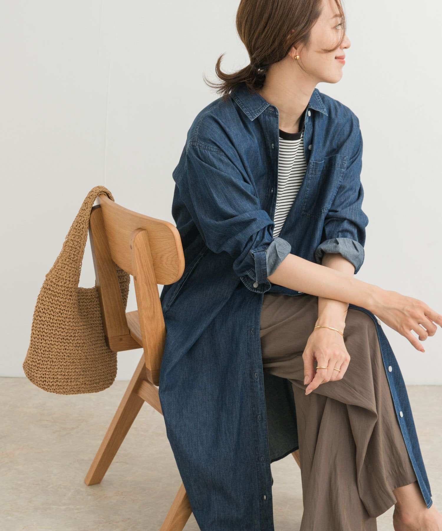【アーバンリサーチ ドアーズ/URBAN RESEARCH DOORS】のライトコットンデニムシャツワンピース インテリア・キッズ・メンズ・レディースファッション・服の通販 founy(ファニー) 　ファッション　Fashion　レディースファッション　Fashion for Women　ワンピース　Dresses　シャツワンピース / 1枚で着映えコーデ　Shirt Dresses　2025年　2025　2025春夏・S/S　Spring/Summer 2025 SS25　おすすめ　Recommended / Our Picks　インナー　Innerwear　デニム　Denim, Jeans Material　ベーシック　Basic, Essential　ロング　Long, Long-Length　夏　Summer　S/S・春夏　SS, Spring/Summer, Warm Season　INDIGO|ID: prp329100004679050 ipo3291000000033801889