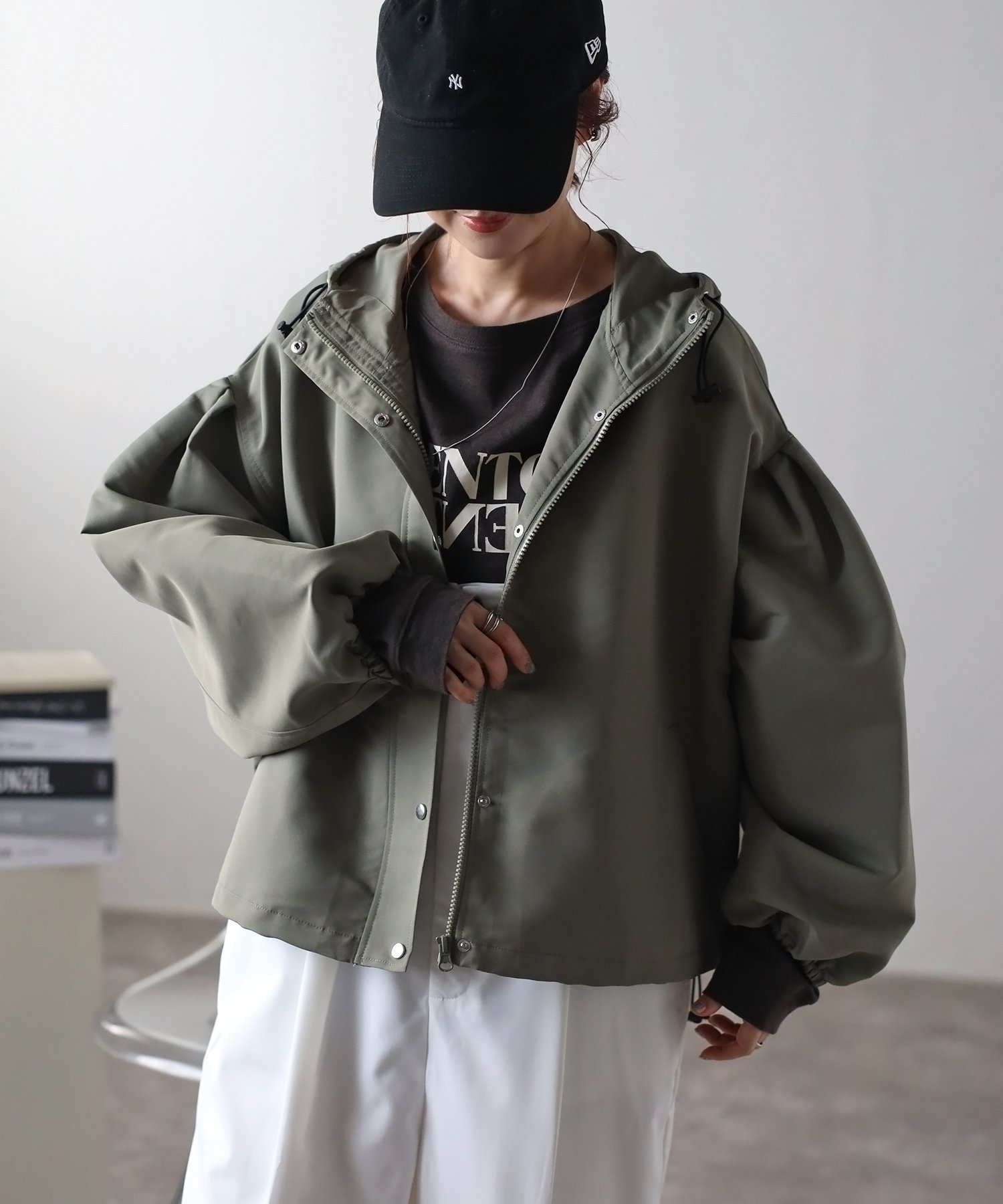 【リラクロ/relaclo】のmitis/バルーンスリーブマウンテンパーカー インテリア・キッズ・メンズ・レディースファッション・服の通販 founy(ファニー) 　ファッション　Fashion　レディースファッション　Fashion for Women　トップス・カットソー　Cut & Sew Tops　レディースパーカー・カジュアルフーディー　Casual Hoodies & Sweatshirts　スリーブ　Sleeve, Long Sleeve / Short Sleeve　ドローコード　Drawcord, Drawstring Cord　バルーン　Balloon, Balloon Silhouette　パーカー　Hoodie, Parka　ライトカーキ|ID: prp329100004679095 ipo3291000000033802132