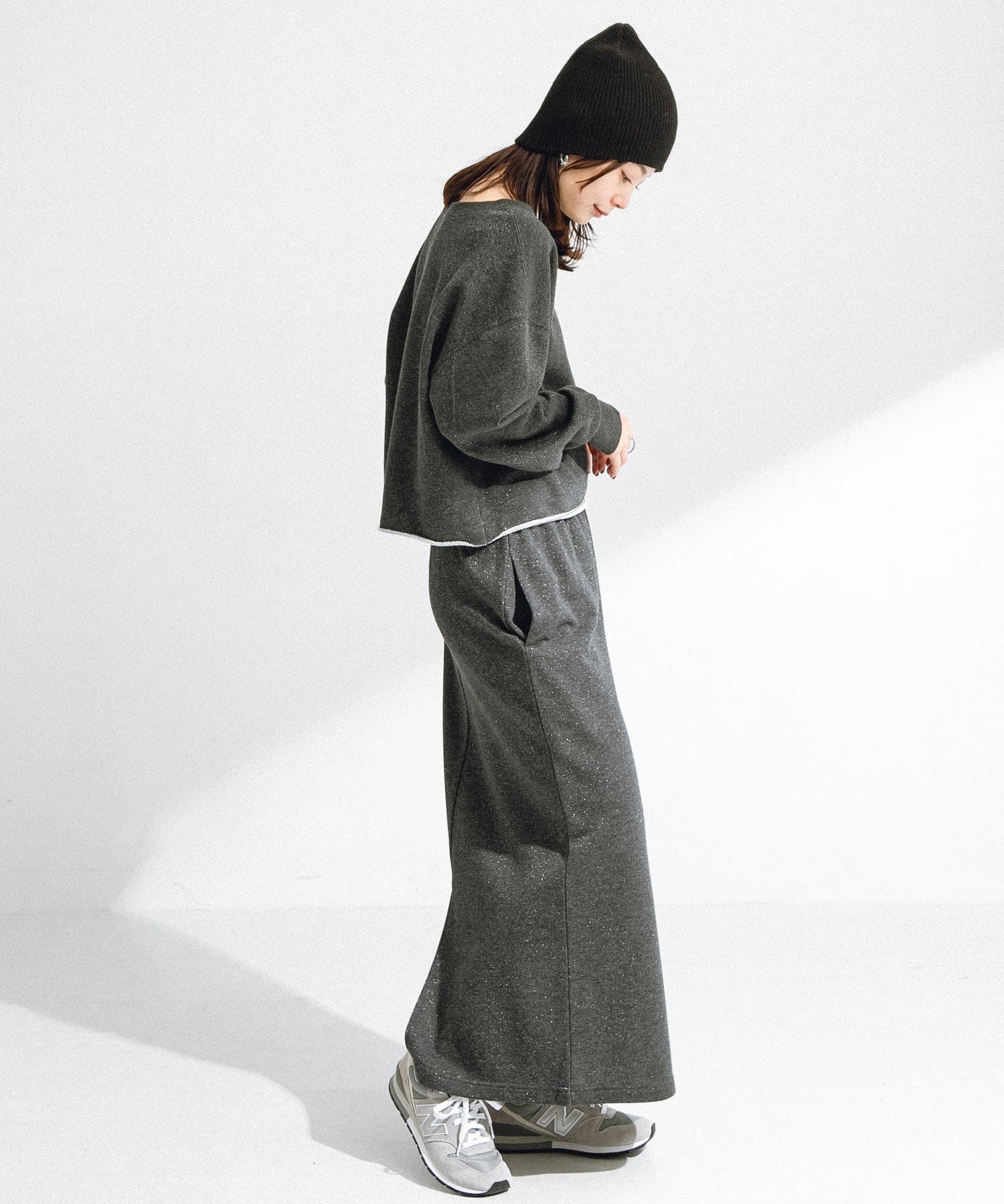 【サニーレーベル/Sonny Label / URBAN RESEARCH】の『WEB/一部店舗限定』ラメ裏毛スウェット スカートセットアップ インテリア・キッズ・メンズ・レディースファッション・服の通販 founy(ファニー) 　ファッション　Fashion　レディースファッション　Fashion for Women　セットアップ　Matching Sets　スカート・ミニ/ミディ/マキシ　Skirts / Mini, Midi & Maxi Skirts　2025年　2025　2025春夏・S/S　Spring/Summer 2025 SS25　シンプル　Simple, Minimal　スウェット / スエット　Sweatshirt, Sweatwear　セットアップ　Set-Up, Coordinated Outfit　デコルテ　Décolleté, Neckline　ロング　Long, Long-Length　夏　Summer　S/S・春夏　SS, Spring/Summer, Warm Season　チャコール|ID: prp329100004679103 ipo3291000000033802171
