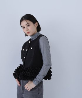 【ナチュラル ビューティー ベーシック/NATURAL BEAUTY BASIC】のフリルヘムメタルボタンジレ 人気、トレンドファッション・服の通販 founy(ファニー) ファッション Fashion レディースファッション Fashion for Women アウター Coat / Outerwear Collection トップス・カットソー Cut & Sew Tops ベスト&ジレ / 重ね着スタイル Vests & Gilets ギャザー Gathered, Ruffled ショート Short, Short Length ストレート Straight, Straight Cut タフタ Taffeta, Structured Fabric フリル Frill, Ruffle フロント Front, Front Design |ID:prp329100004679149