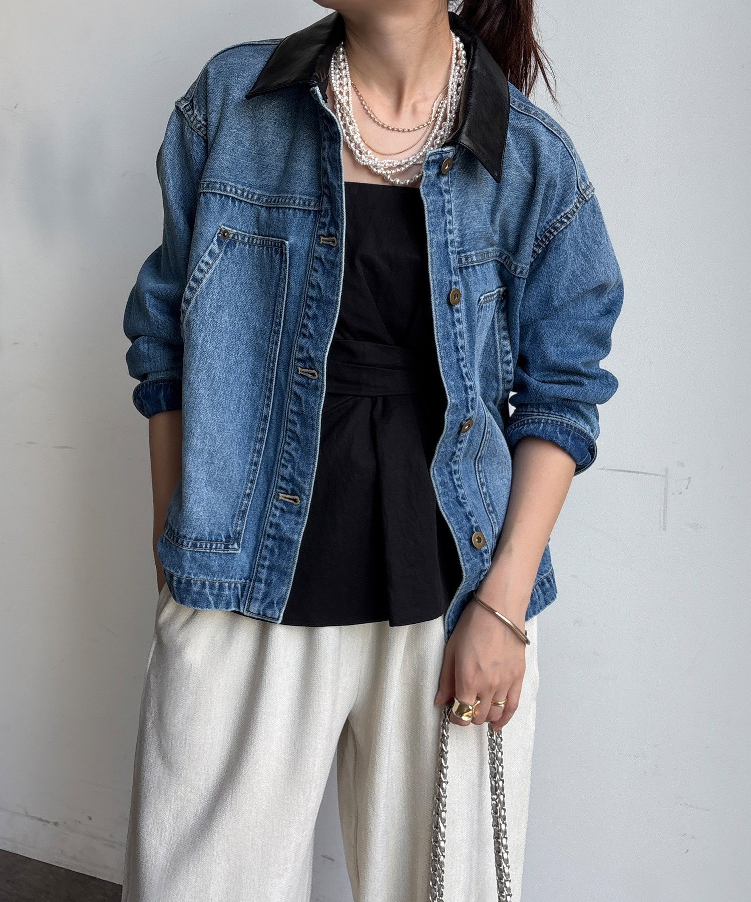 【ドゥドゥ/DouDou】の【襟の取り外しが可能!】レザーカラーデニムジャケット 人気、トレンドファッション・服の通販 founy(ファニー) 　ファッション　Fashion　レディースファッション　Fashion for Women　アウター　Coat / Outerwear Collection　レディースジャケット・軽アウター　Jackets　デニムジャケット / カジュアルアウター　Denim Jackets　インナー　Innerwear　クラシカル　Classical, Vintage-Inspired　ジャケット　Jacket, Outerwear　デニム　Denim, Jeans Material　フロント　Front, Front Design　ベーシック　Basic, Essential　ポケット　Pocket, Pocket Detail　A/W・秋冬　Autumn/Winter　冬　Winter / This Winter　再入荷　Restock / Back in Stock　2025年　2025　2025-2026秋冬・A/W　Autumn/Winter 2025–26 AW25–26　 other-1|ID: prp329100004681059 ipo3291000000033810026