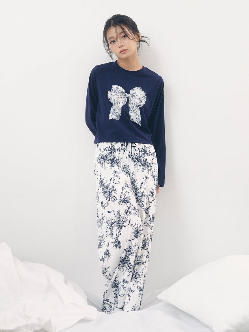 【スナイデル ホーム/SNIDEL HOME】の【5th Anniversary】カットロングTシャツ インテリア・キッズ・メンズ・レディースファッション・服の通販 founy(ファニー) 　ファッション　Fashion　レディースファッション　Fashion for Women　トップス・カットソー　Cut & Sew Tops　シャツ・ブラウス・オフィスカジュアル　Elegant Blouses & Button-Ups　ロングTシャツ・Tシャツ　Longline T-Shirts & Tees　おすすめ　Recommended / Our Picks　お家時間・ステイホーム　Stay Home / At Home　とろみ　Fluid, Flowy Fabric　なめらか　Smooth, Silky Texture　カットソー　Cut and Sewn Top　コレクション　Collection, Seasonal Line　バランス　Balance, Style Balance　フラワー　Flower, Floral　プリント　Print, Printed Pattern　リボン　Ribbon, Bow　ロング　Long, Long-Length　人気　Popular, Best Seller　秋　Autumn　長袖　Long Sleeve, Full Sleeve　NVY[089]|ID: prp329100004681084 ipo3291000000033810171