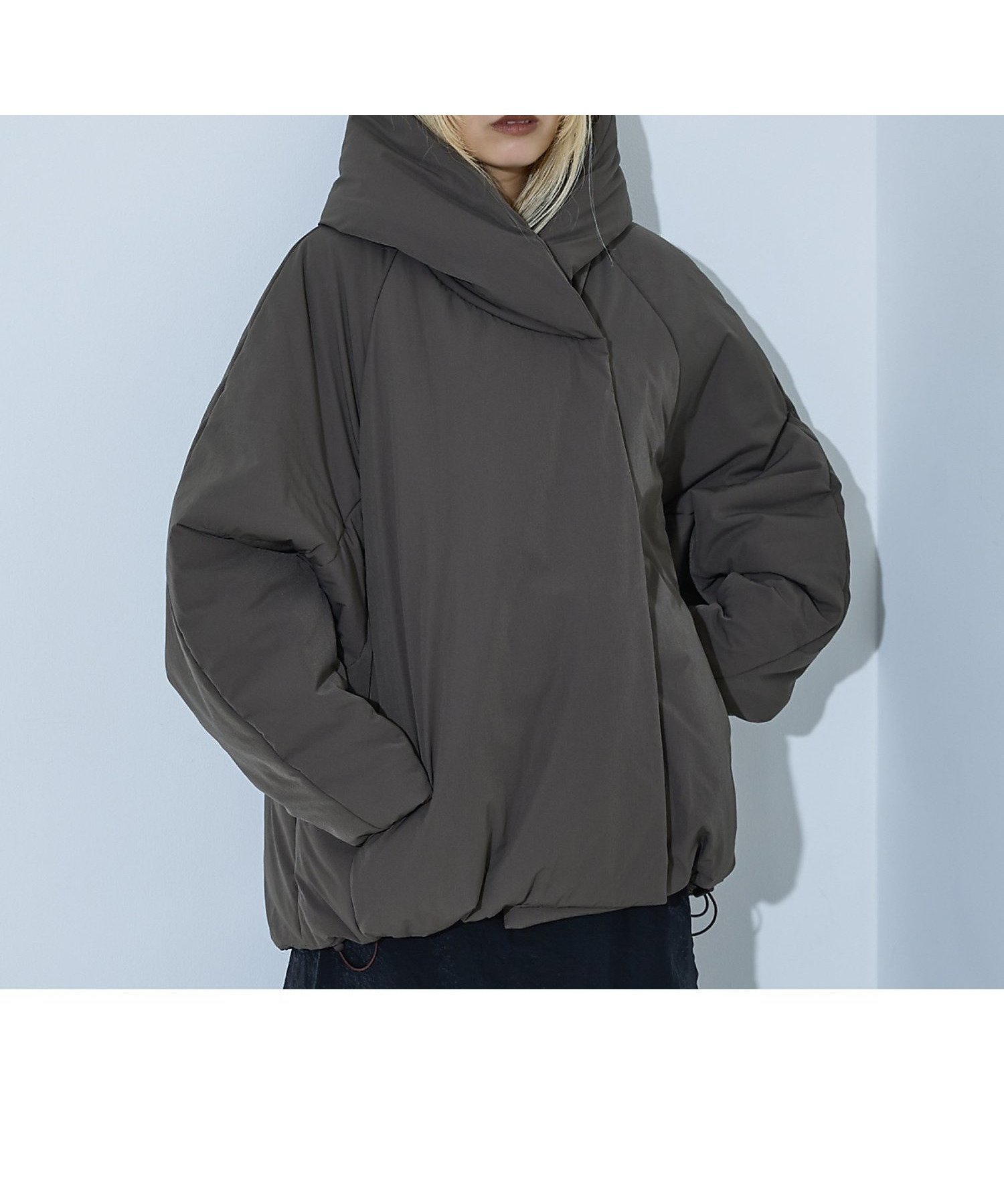 【ノミネ/NOMINE】の中綿 ボリューム フード ブルゾン インテリア・キッズ・メンズ・レディースファッション・服の通販 founy(ファニー) 　ファッション　Fashion　レディースファッション　Fashion for Women　アウター　Coat / Outerwear Collection　ブルゾンジャケット・スポーティアウター　Blouson Jackets　シンプル　Simple, Minimal　バランス　Balance, Style Balance　ブルゾン　Blouson, Bomber Jacket　ボトム　Bottoms, Lower Wear　再入荷　Restock / Back in Stock　防寒　Cold Protection, Winter-Ready　チャコールグレー|ID: prp329100004681118 ipo3291000000034607988