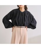 【ロペ/ROPE'】の【洗える】キュプラシルク ボリュームスリーブブラウス 人気、トレンドファッション・服の通販 founy(ファニー) ファッション Fashion レディースファッション Fashion for Women トップス・カットソー Cut & Sew Tops シャツ・ブラウス・オフィスカジュアル Elegant Blouses & Button-Ups ボリューム袖・フリルスリーブブラウス Voluminous & Ruffle Sleeves / Puffy Sleeve Tops おすすめ Recommended / Our Picks キュプラ Cupro, Eco Fabric シアー Sheer, See-Through シルク Silk, 100% Silk スタンド Stand Collar, Upright Stand スリーブ Sleeve, Long Sleeve / Short Sleeve フレンチ French, French Style ボトム Bottoms, Lower Wear ポケット Pocket, Pocket Detail ビジネス 仕事 通勤 Business / Work / Commuting 定番 Standard, Basic Item 洗える Machine Washable thumbnail ブラック(01)|ID: prp329100004681244 ipo3291000000033811008