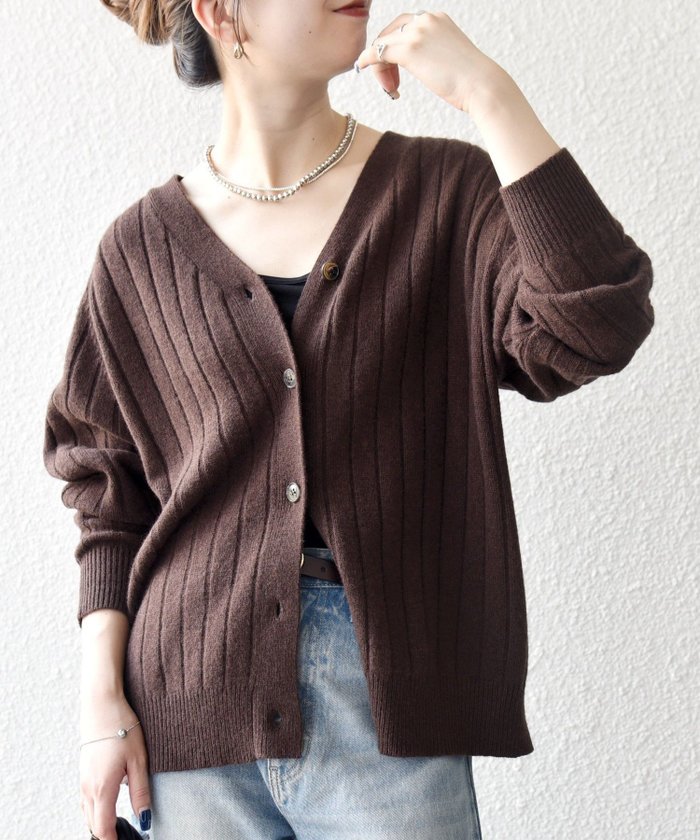 【シップス フォー ウィメン/SHIPS】のSHIPS any 手洗い可能 ヤク ワイドリブ Vネック ニット カーディガン インテリア・キッズ・メンズ・レディースファッション・服の通販 founy(ファニー) https://founy.com/ ファッション Fashion レディースファッション Fashion for Women トップス・カットソー Cut & Sew Tops ニット Knit Tops & Sweaters カーディガン・羽織り Layered Style Cardigans Vネックトップス V-Neck Tops / V-Cut Neckline Shirts アンサンブル Ensemble Set インナー Innerwear 洗える Machine Washable カーディガン Cardigan, Knitwear キャミソール Camisole, Spaghetti Strap Top スリーブ Sleeve, Long Sleeve / Short Sleeve バランス Balance, Style Balance フィット Fit, Slim Fit フロント Front, Front Design 羽織 Haori, Light Jacket ワイドリブ Wide Rib, Wide Ribbed Knit A/W・秋冬 Autumn/Winter おすすめ Recommended / Our Picks 旅行 Travel 2025年 2025 2025-2026秋冬・A/W Autumn/Winter 2025–26 AW25–26 |ID: prp329100004681319 ipo3291000000034099444