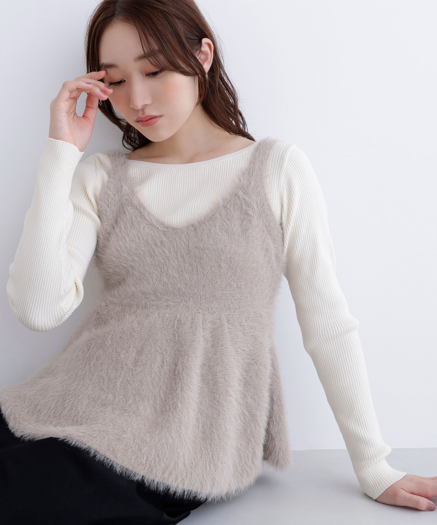 【ナチュラル ビューティー ベーシック/NATURAL BEAUTY BASIC】のヘアリーペプラムキャミセットニット インテリア・キッズ・メンズ・レディースファッション・服の通販 founy(ファニー) 　ファッション　Fashion　レディースファッション　Fashion for Women　トップス・カットソー　Cut & Sew Tops　ニット　Knit Tops & Sweaters　キャミソール&ノースリーブ　Camisoles & Sleeveless Tops　キャミソール　Camisole, Spaghetti Strap Top　フィット　Fit, Slim Fit　ベーシック　Basic, Essential　ペプラム　Peplum, Flared Hem　リブニット　Rib Knit, Ribbed Knit　オフ×ベージュ2|ID: prp329100004681362 ipo3291000000034179523