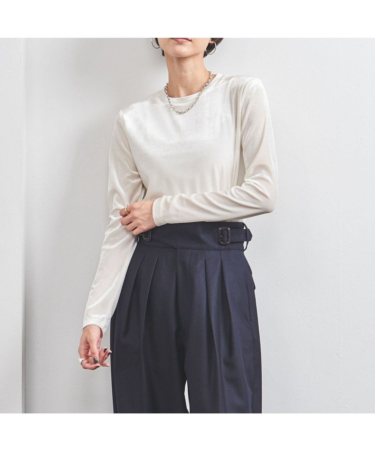 【ユナイテッドアローズ/UNITED ARROWS】のベロア ロングスリーブ カットソー インテリア・キッズ・メンズ・レディースファッション・服の通販 founy(ファニー) 　ファッション　Fashion　レディースファッション　Fashion for Women　トップス・カットソー　Cut & Sew Tops　カットソー・ベーシックTシャツ　Cut-and-Sewn Tops / Stretch Tees & Basics　ベロアトップス　Velour Tops / Velvet-Look Items　インナー　Innerwear　カットソー　Cut and Sewn Top　ジャケット　Jacket, Outerwear　スリーブ　Sleeve, Long Sleeve / Short Sleeve　デニム　Denim, Jeans Material　ベロア　Velour, Soft Velvet　ロング　Long, Long-Length　アウトレット　Outlet / Clearance　エレガント 上品　Elegant　OFF WHITE|ID: prp329100004681413 ipo3291000000033986813